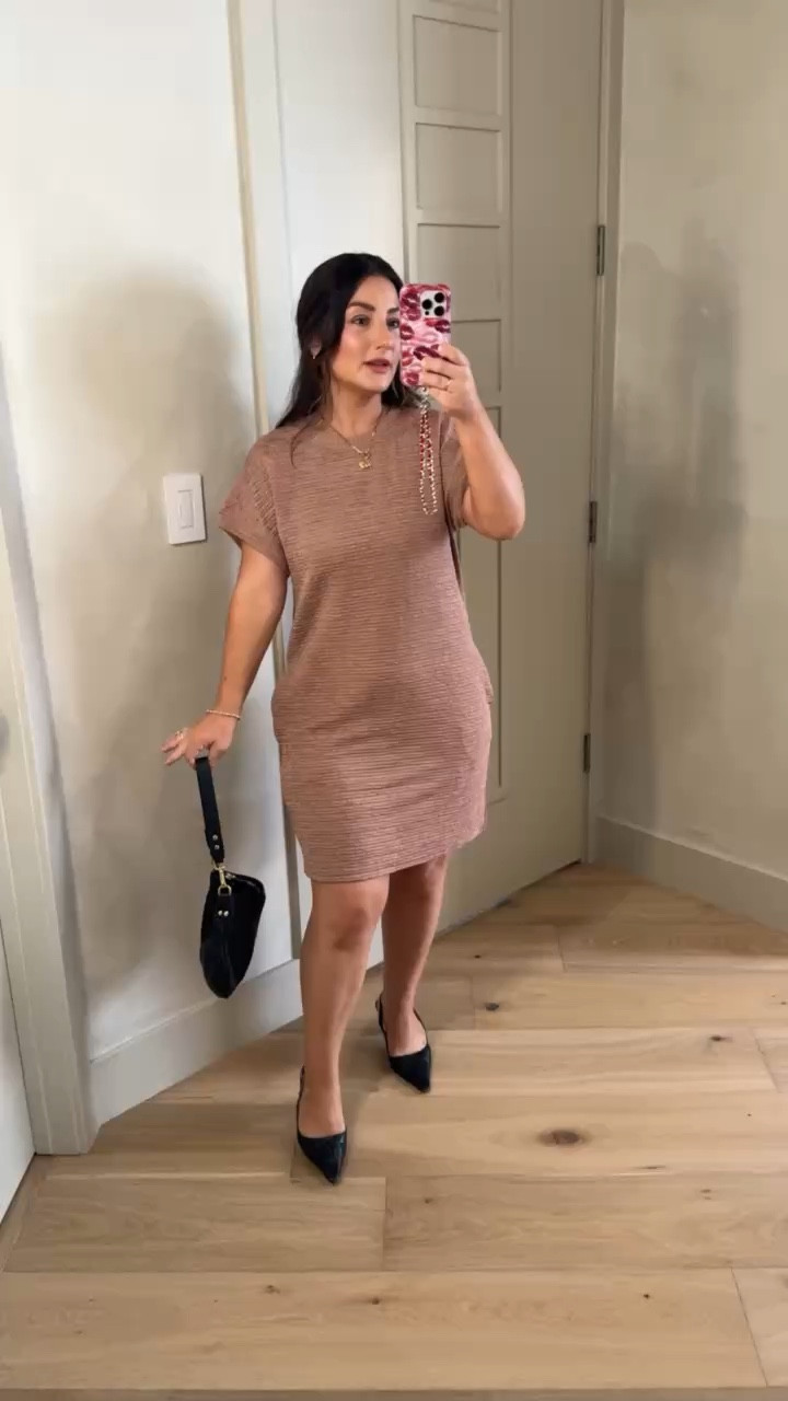 Cute t shirt dress! 

Size small
5'0" 140lbs 

#LTKSaleAlert #LTKootd #LTKPetite