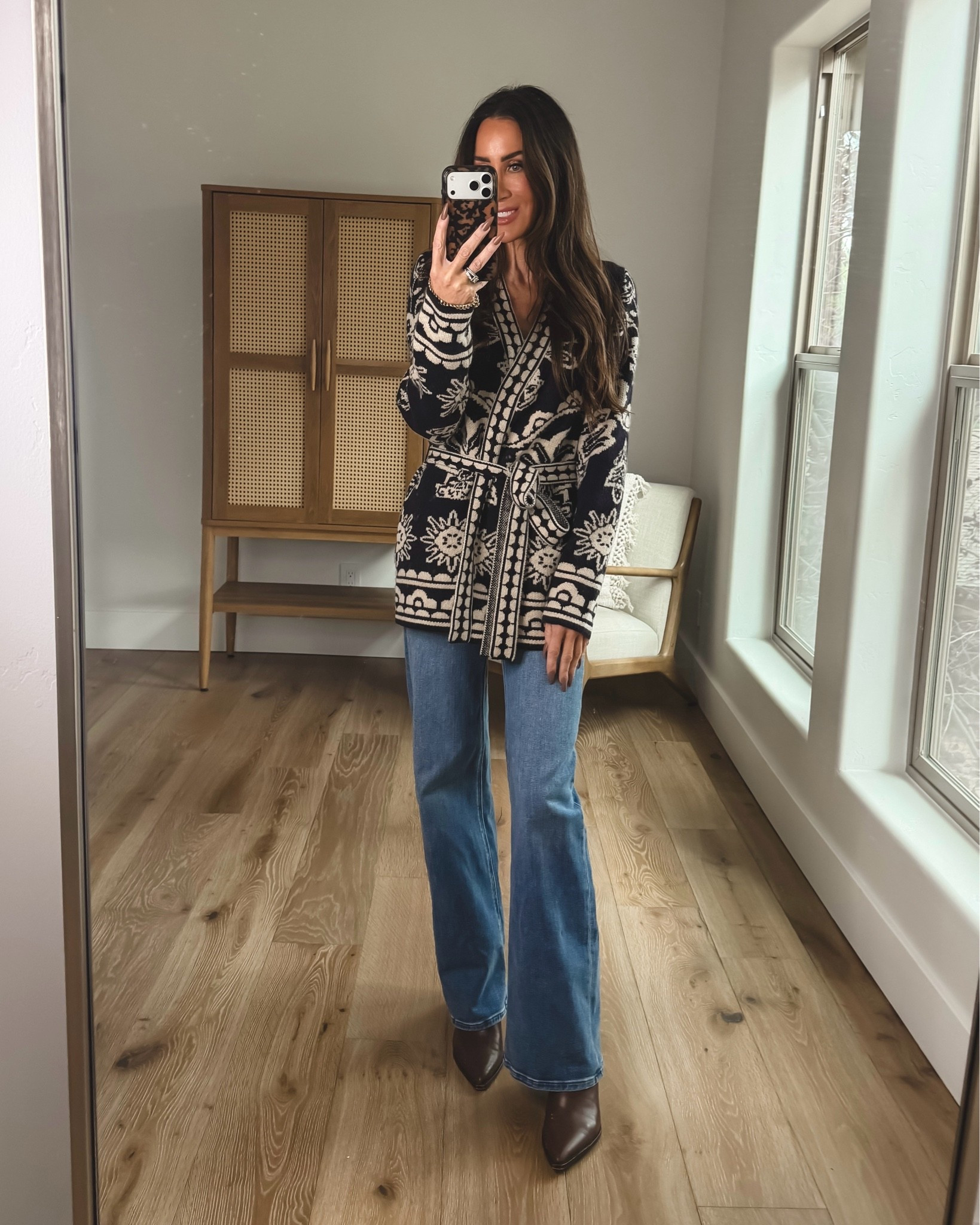 This belted cardigan is everything! Size small
Say 15% today with code 9Q3A
Jeans sz 25

Style over 40, fall winter outfit ideas
@Boden (US)