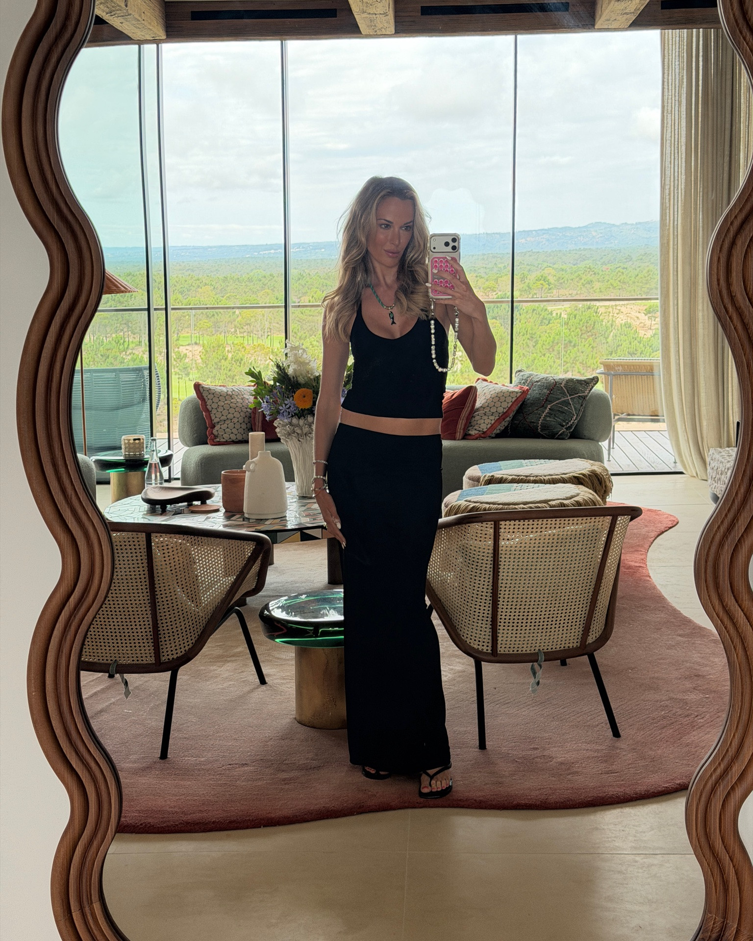 Moody in all black!

#LTKdayinmylife #LTKgrwm #LTKootd