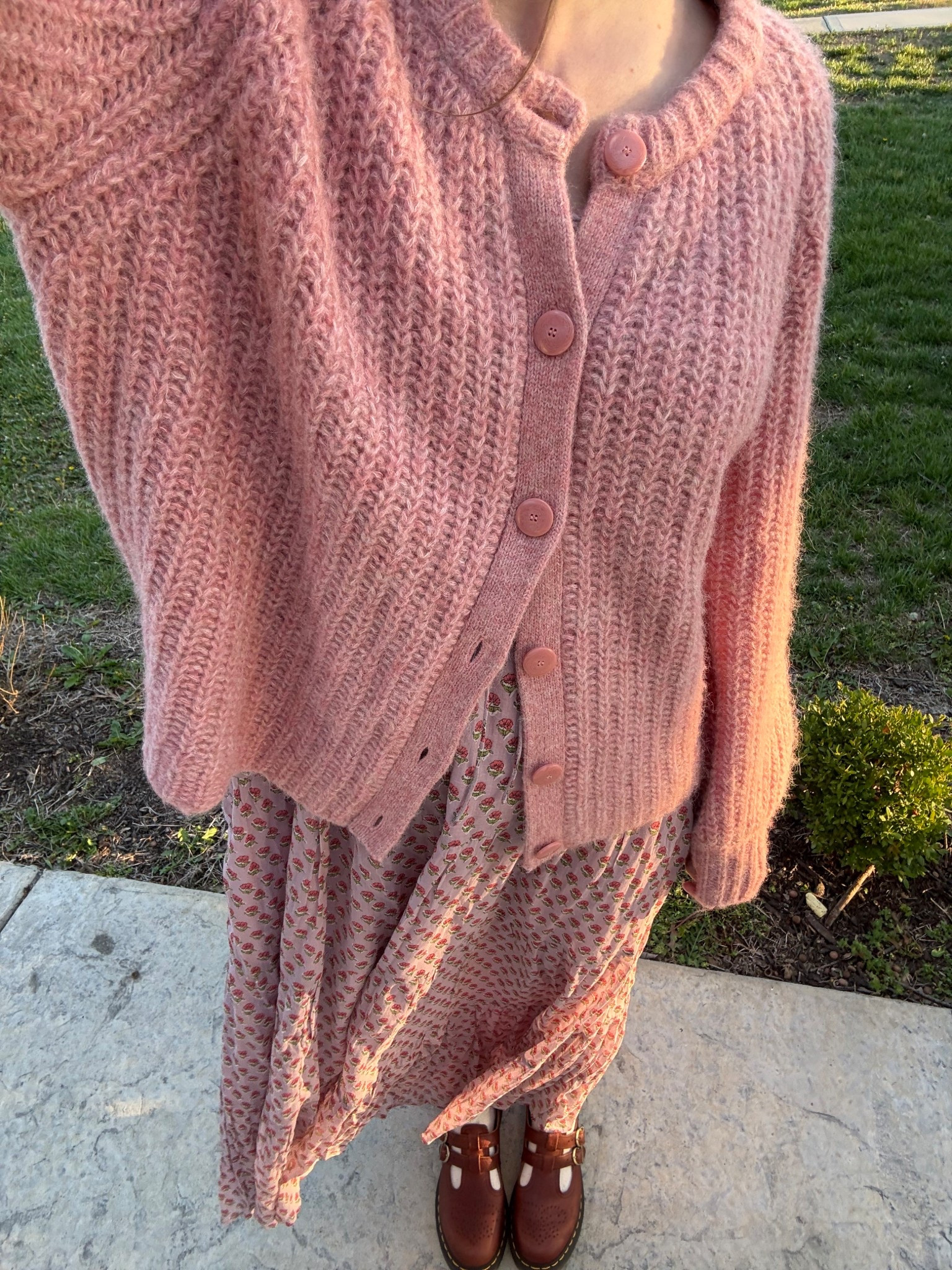 What I wore for our Easter at church! Love pairing these pieces together! Wearing a medium in cardigan, sized up, and small in dress (code BRANDY15 for discount)! 

Spring outfit 

#LTKootd