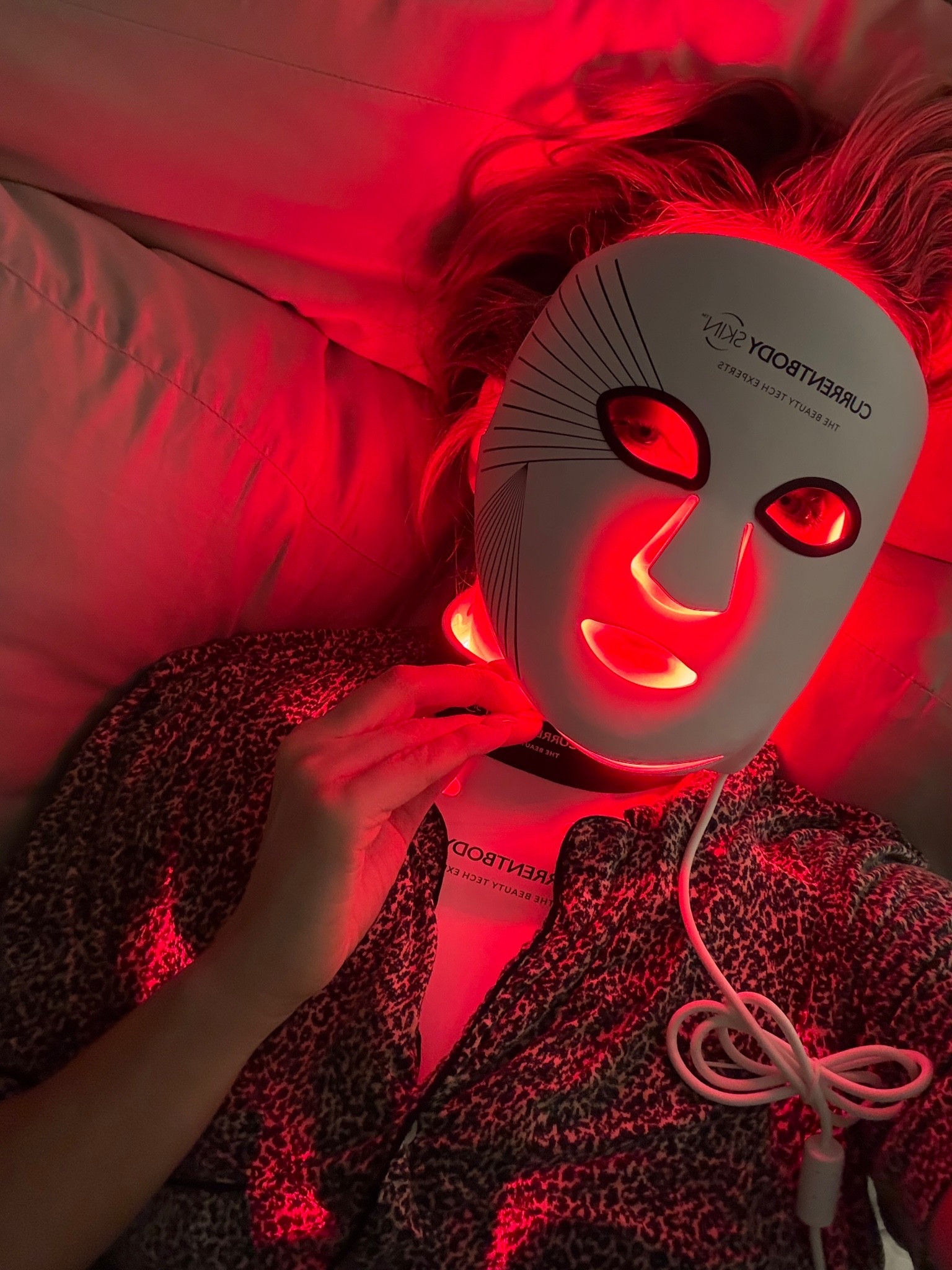 Ready for my close up 🚨😘 Current body red light therapy helps with collagen production, improves circulation & supports natural repair process 🤩 Use code TORIXCB for 10% off!