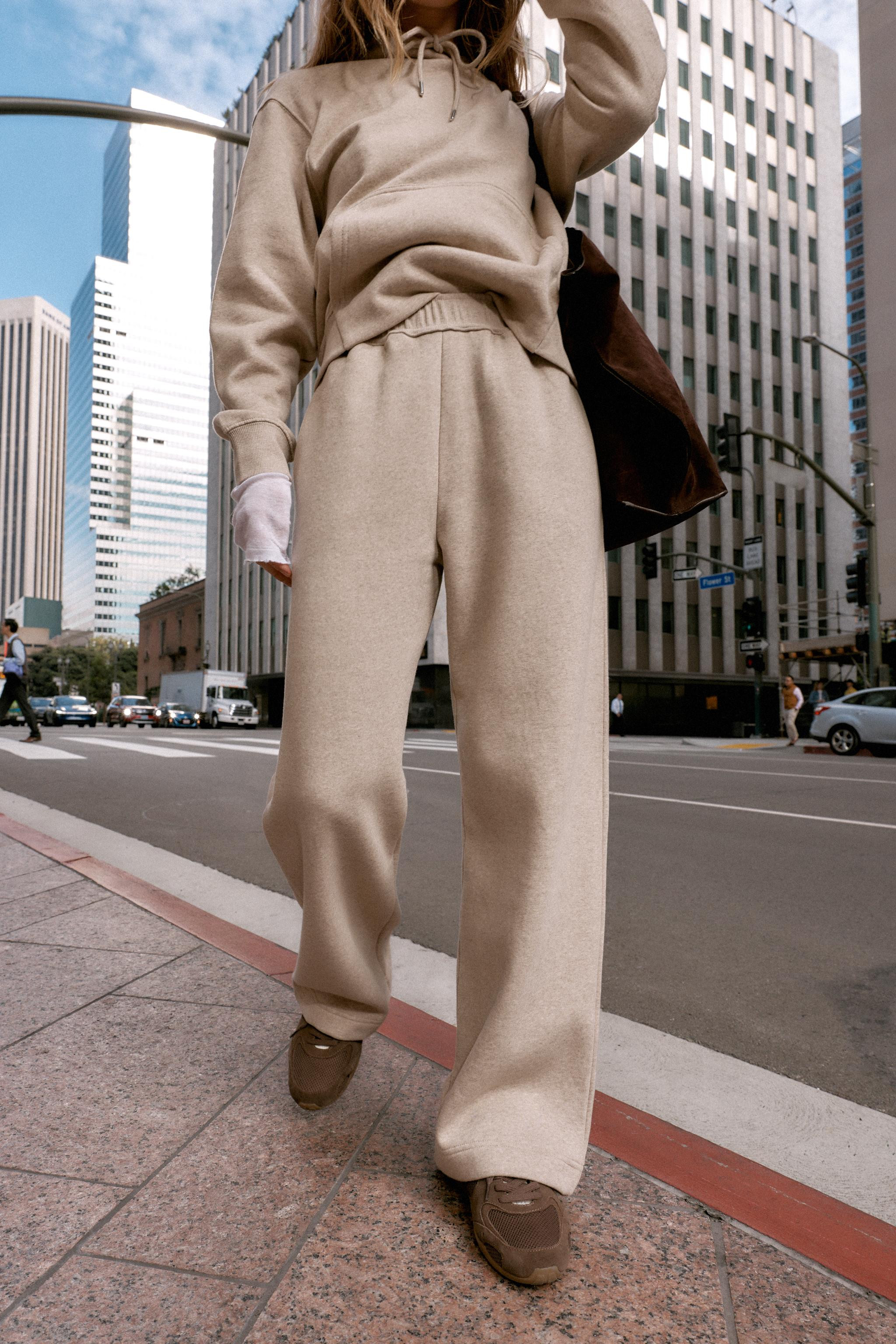 WIDE-LEG-HOSE AUS SWEATSTOFF | Zara DE