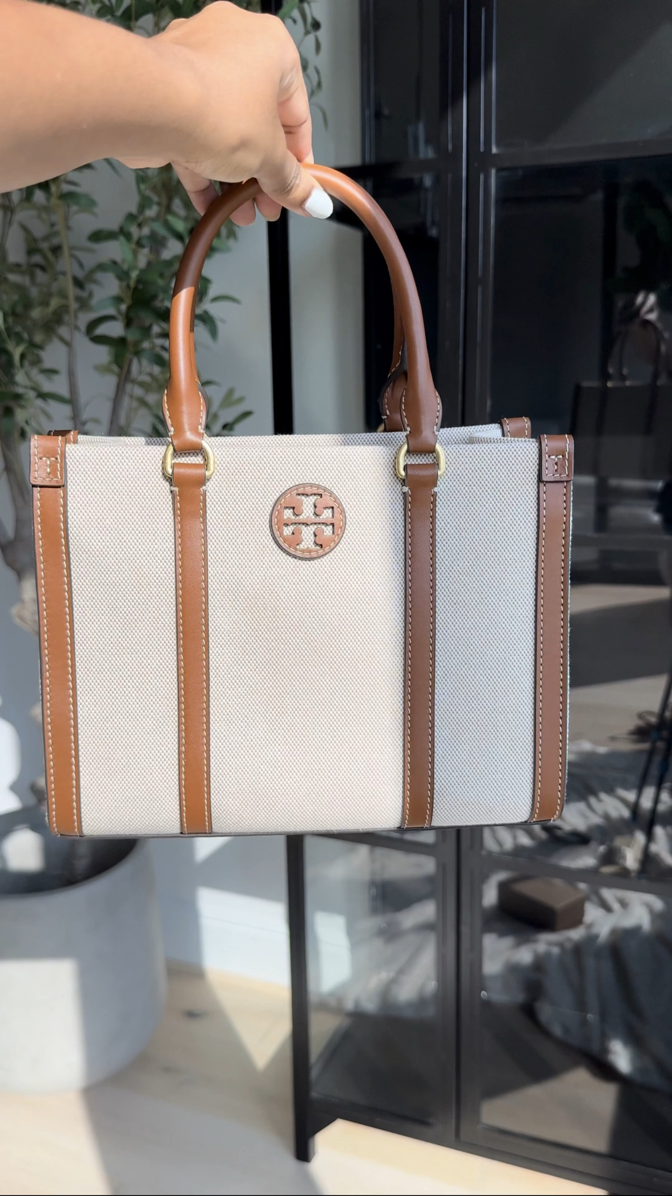 #walmartpartner 

Did you know @walmart has real designer brands for less!?! 🎉☺️🎉….……I decided to get a few items from Tory Birch, Coach, and Burberry. 🤍

shop these looks below! 

 #walmartfashion  #walmart @walmart @shop.ltk 

#LTKStyleTip