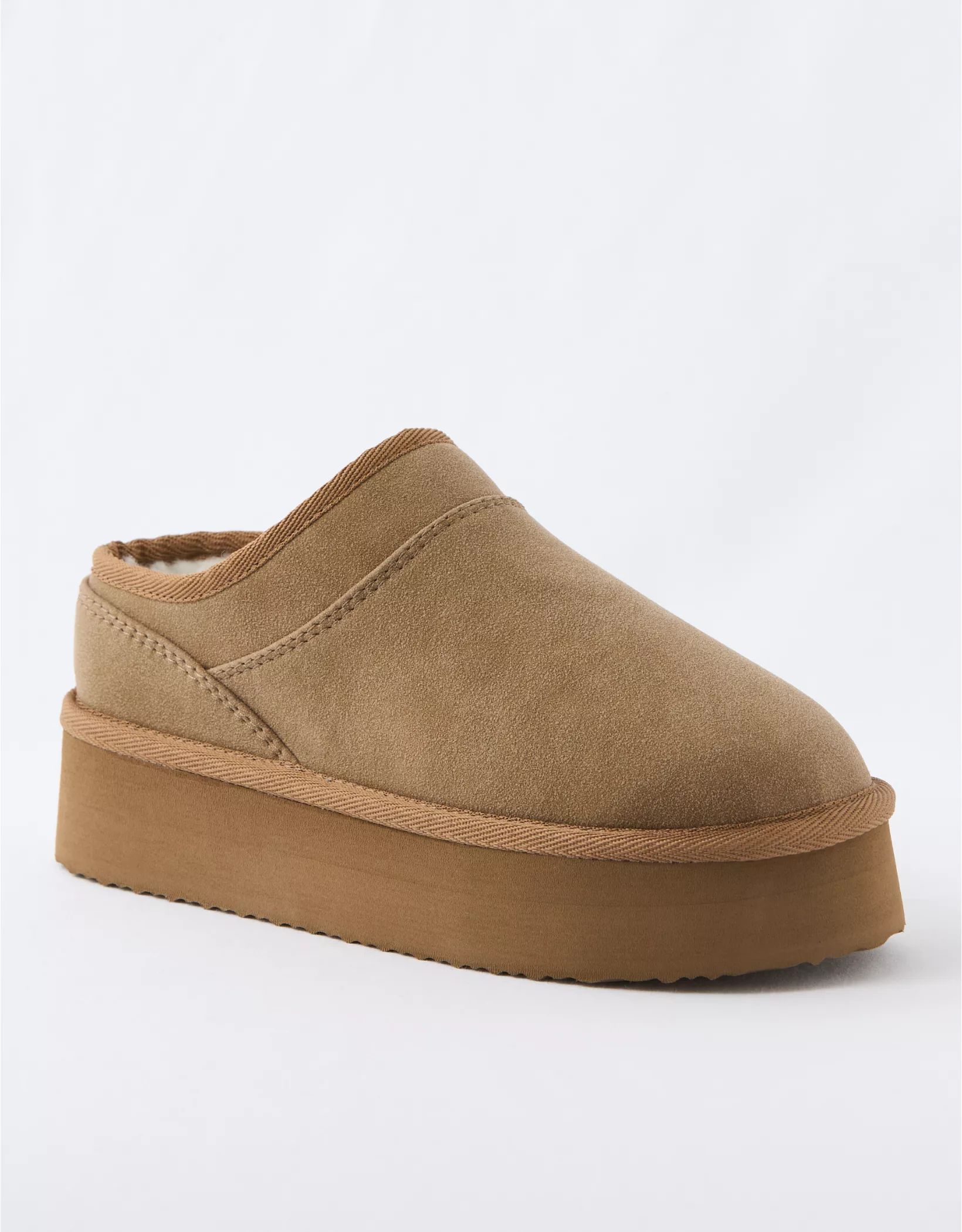 AE The Hangout Slip-On | American Eagle Outfitters (US & CA)