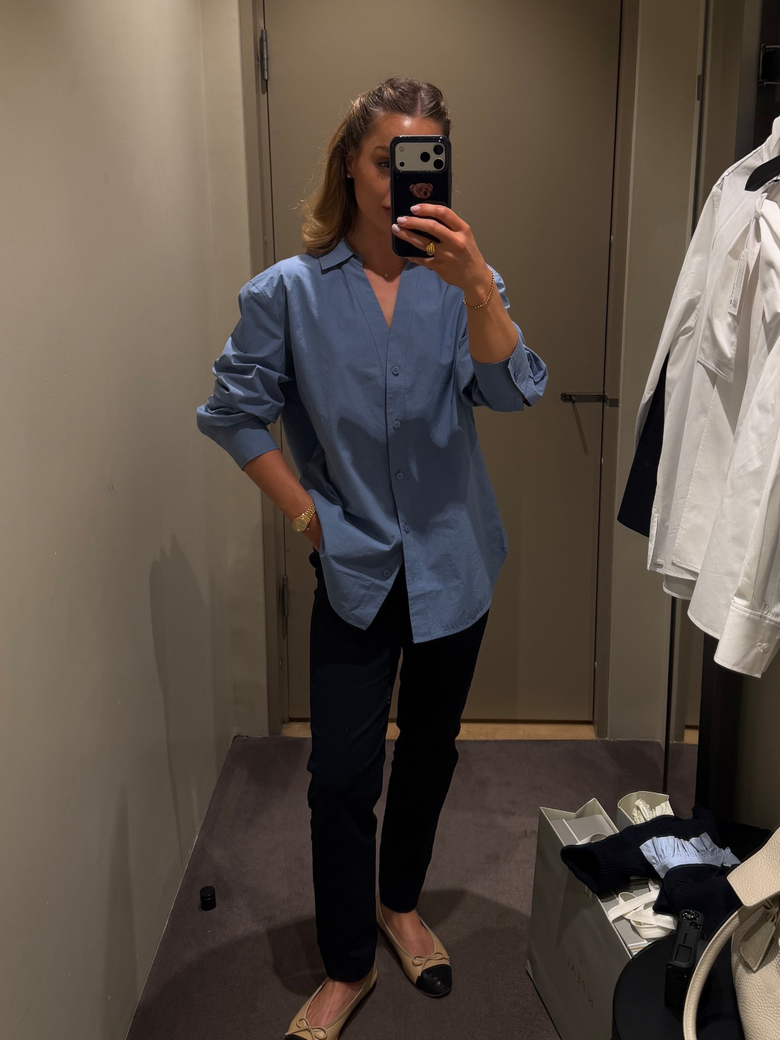 Classic spring baby blue shirt 

#LTKspringtrends #LTKstyletip #LTKspring