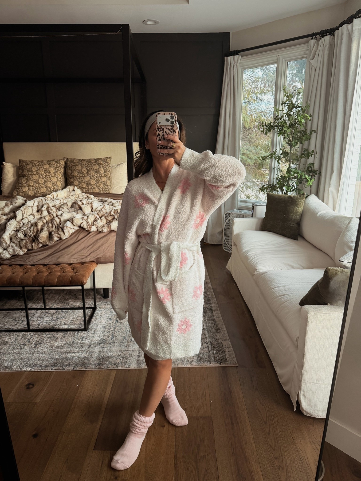 You know I love a good robe! This one feels like a cloud! The floral print is perfect for spring 🌸🌸

#LTKdayinmylife #LTKmomlife #LTKgrwm