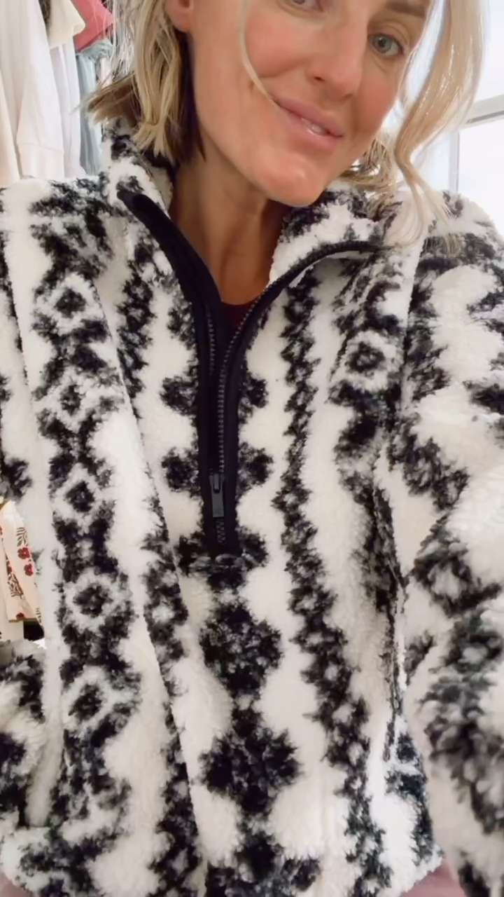 This Target fleece will keep you warm all season long! The colors pair well with almost any bottoms! Wearing size medium to accommodate the bump.

Loverly Grey, Target find, Target fashion, fleece pullover, sherpa fleece, fall fashion, winter fashion, cozy finds 

 #LTKSeasonal #LTKFindsUnder50 #LTKStyleTip