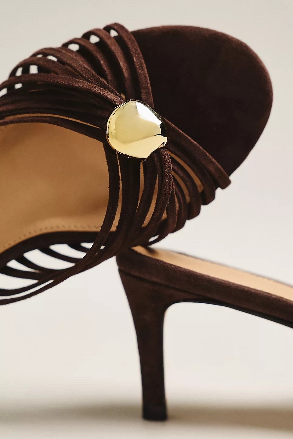 New in footwear 🤎

#sandals #flats #jordans #airmax #nike 

#LTKWorkwear #LTKootd #LTKgrwm