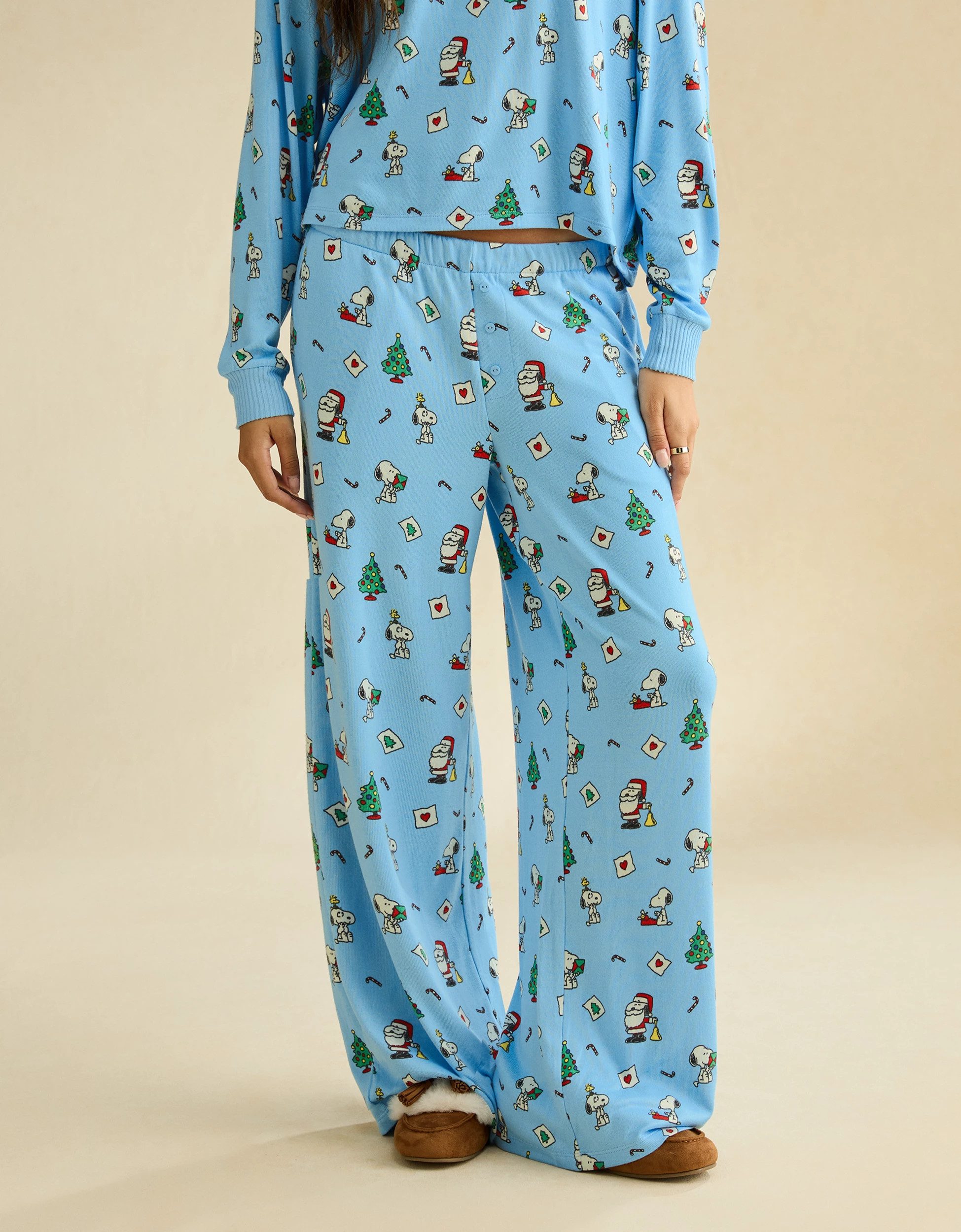 AE Luxe Plush Snoopy Long Sleeve + Pant PJ Set | American Eagle Outfitters (US & CA)