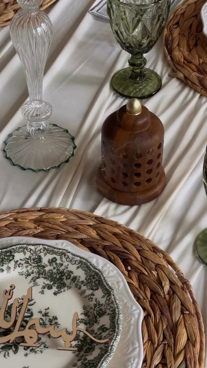 come host Iftar with me 🌙 🌾🤎

comment “SHOP” for links to all my favorite Ramadan decor 💌

home inspo, home design, ramadan decor, table settings

#ramadantable #tablescapestyling #tablescaping #diningroominspo #tablesettingideas