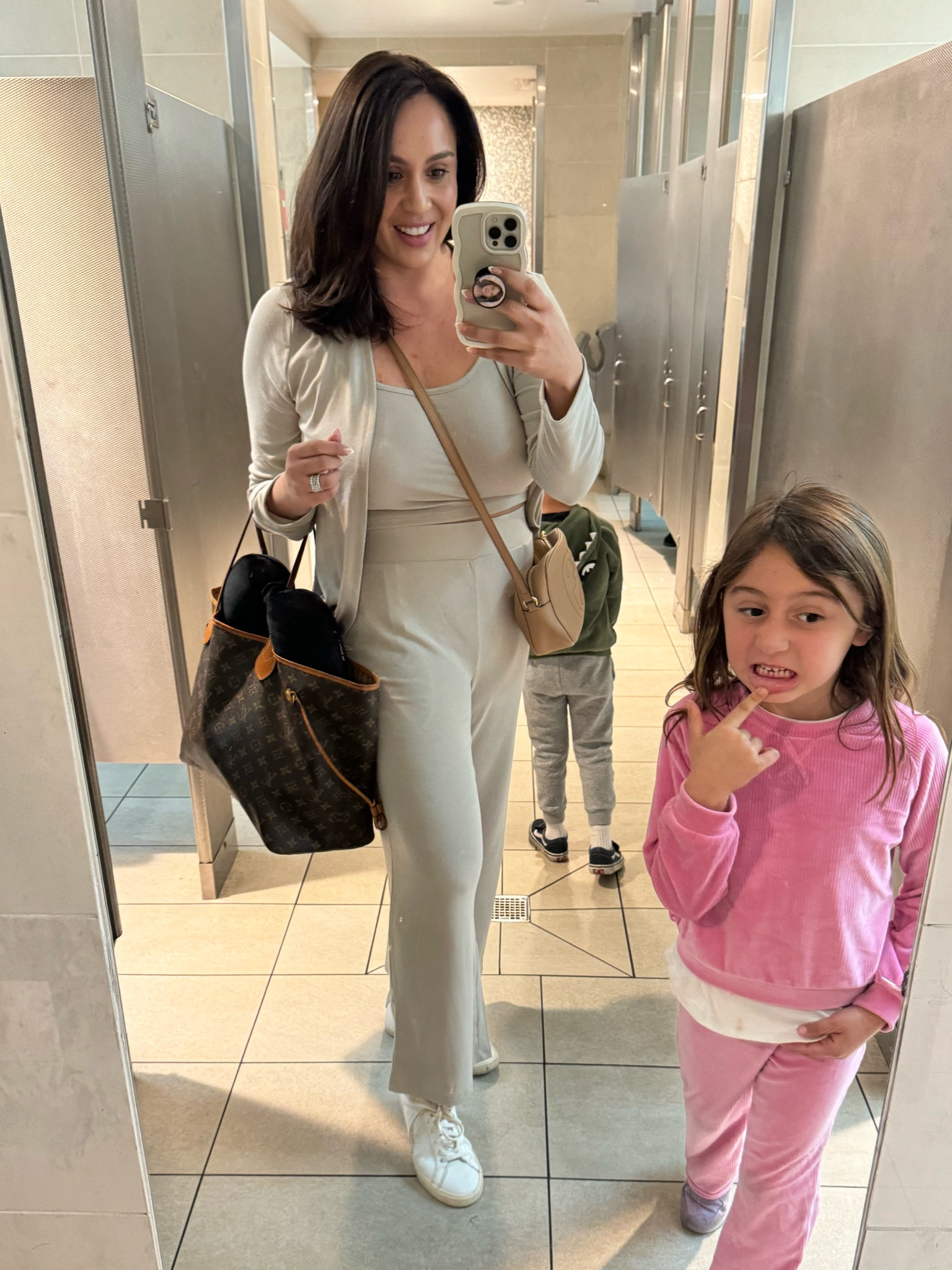 Perfect travel outfit for cooler to warmer weather! #traveloutfit #airportoutfit #amazonfinds #traveloutfitwomen #kidstraveloutfit #beachvacation #layers

#LTKKids #LTKFamily #LTKTravel
