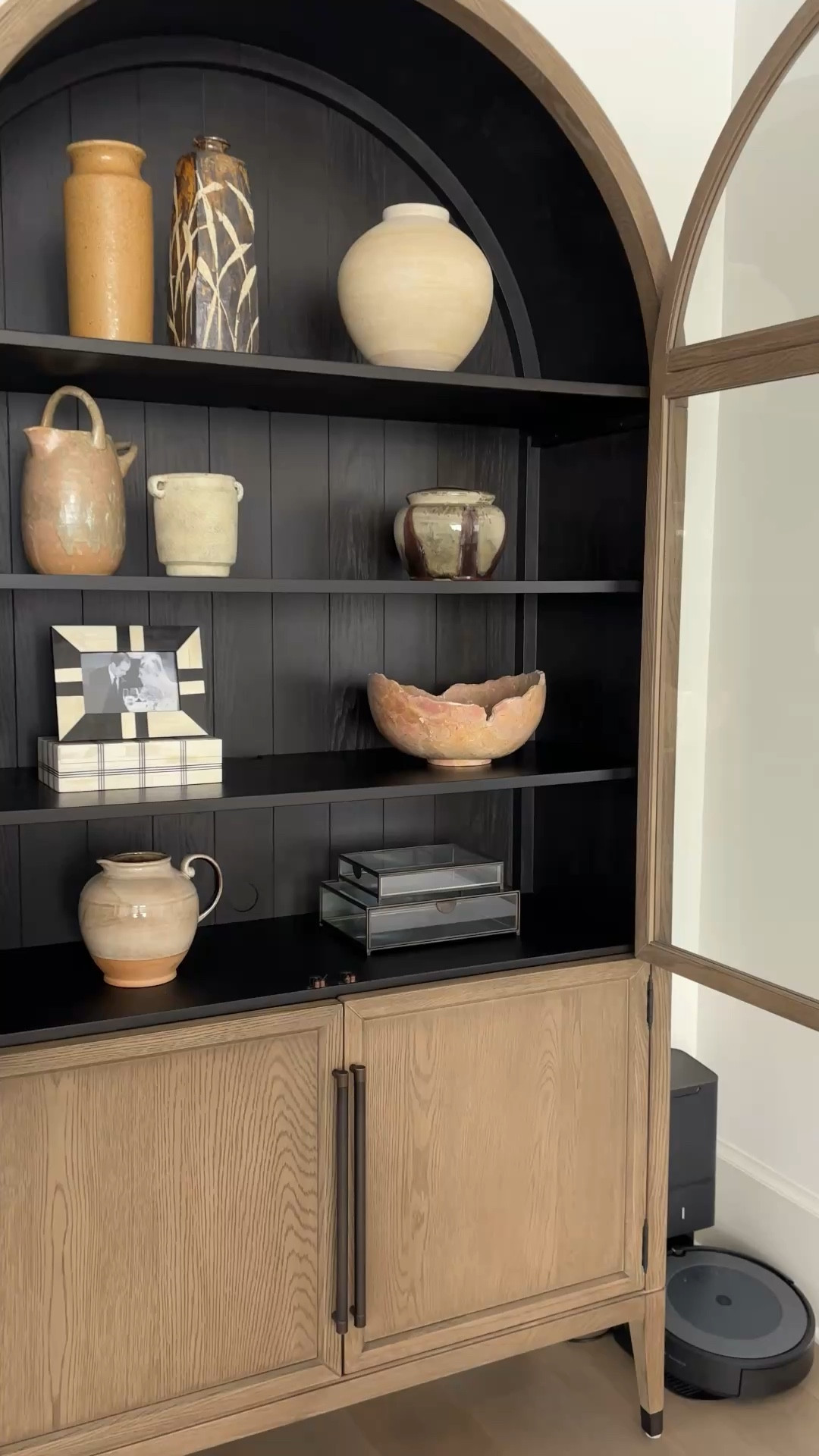 Updating my arched cabinet shelves with this new raw edged marble bowl.

#archedcabinet
#shelfstyling
#neutraldecor

#LTKHome