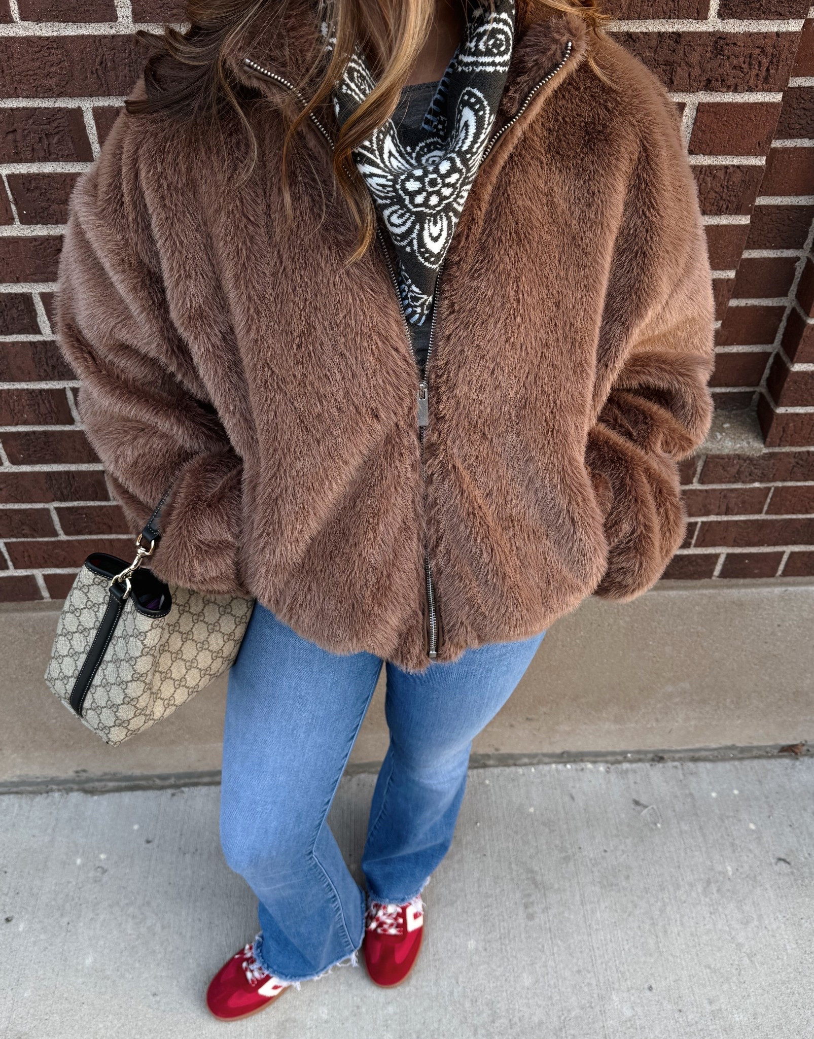Dinner ootn!
Top: small
Pants: 25 (I sized down)
Shoes: 40 (wish I would’ve sized down to a 39. Which is my normal size but they were sold out atm)
Bandana is FP Carmen bandana, it’s sold out so I linked another cute one from Madewell that I just bought.

#LTKgrwm #LTKSeasonal #LTKU