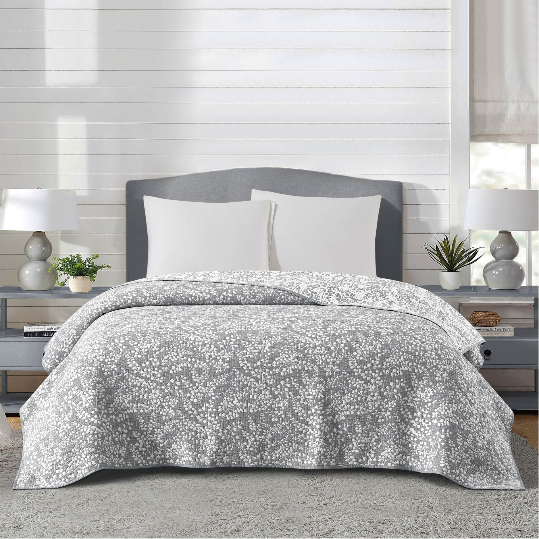 Mainstays Botanical Floral Stitched Quilt, Full/Queen, Light Grey, Reversible Lightweight Bedding | Walmart (US)