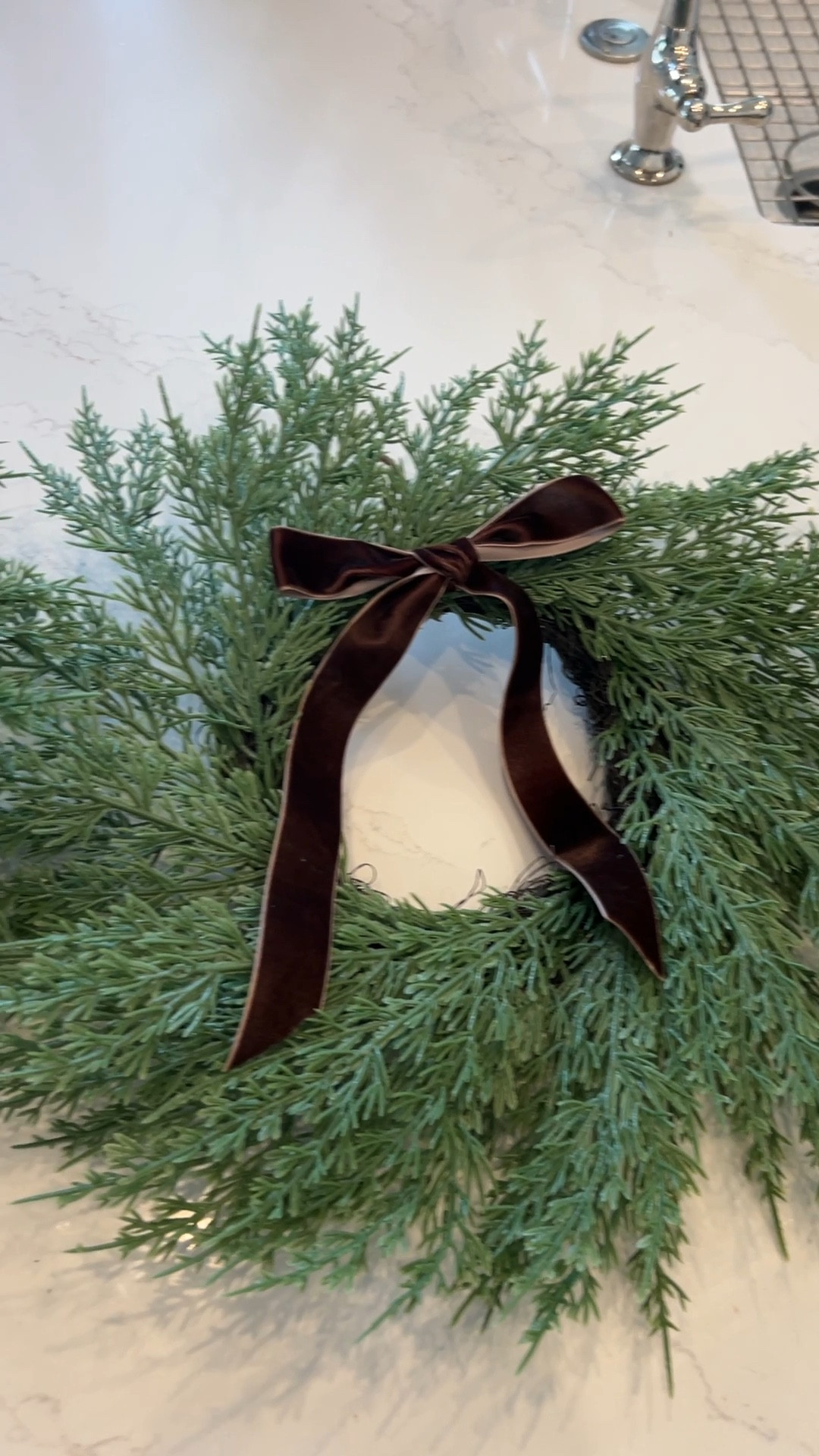 Found the perfect wreath for only $20! Use code: "25Merry" for 25% OFF! 

#LTKHoliday #LTKSeasonal #LTKfindsunder50