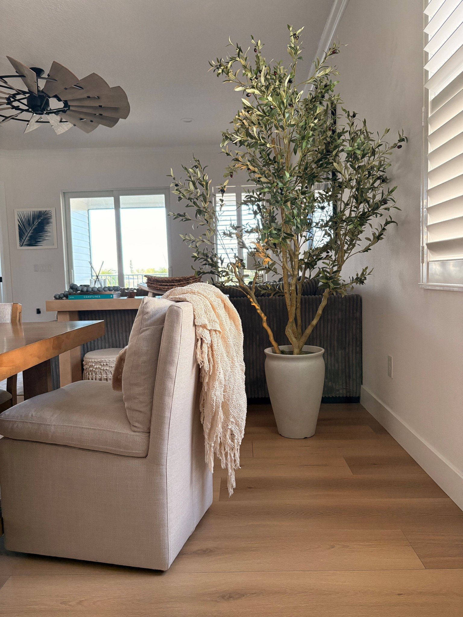 Pottery barn dupe! This faux concrete planter is literally $24 instead of hundreds!!

Home
Decor
Dupes


#LTKmomlife #LTKHome #LTKOver40