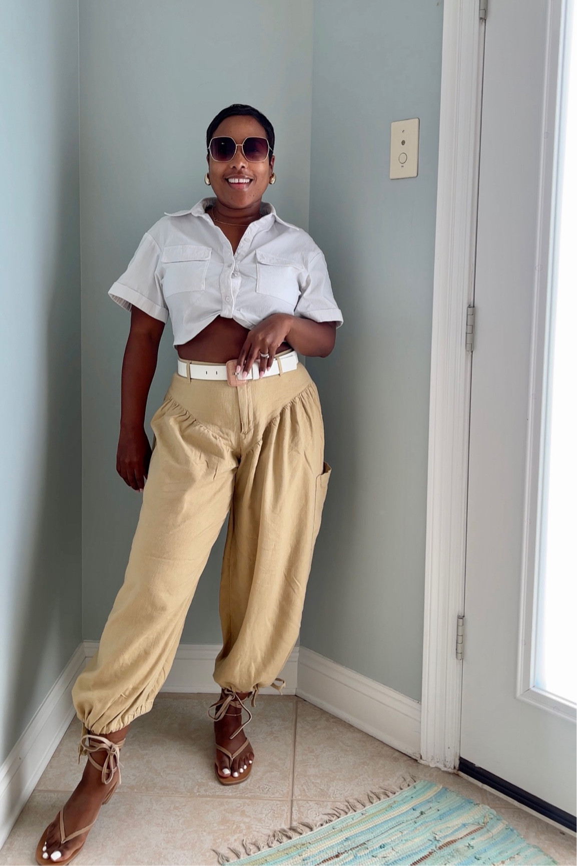 Cropped white shirt
Wide leg linen pants 

#summeroutfit
#casualoutfit 

#LTKSeasonal