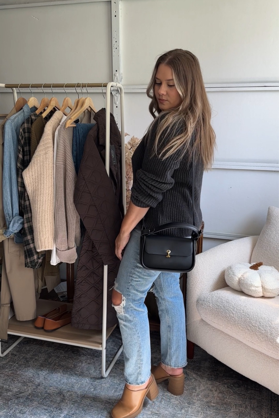 Sweater is true to size- im in a medium ( size up for oversized fit) 

Denim true to size 

Agolde
Quince
Cotton sweater
Fall sweater