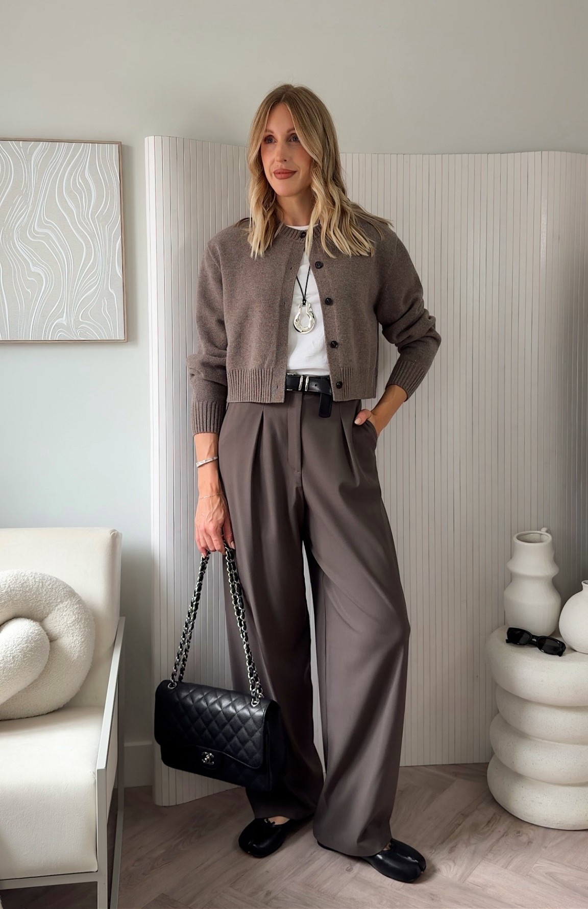 Autumn outfit - smart casual workwear to weekend styling Marks and Spencer’s barrel leg trousers with tabi ballet flats that are affordable on Etsy! 

Autumn knitwear - cropped merino wool cardigan mole is COS 

#LTKautumn #LTKworkwear #LTKuk