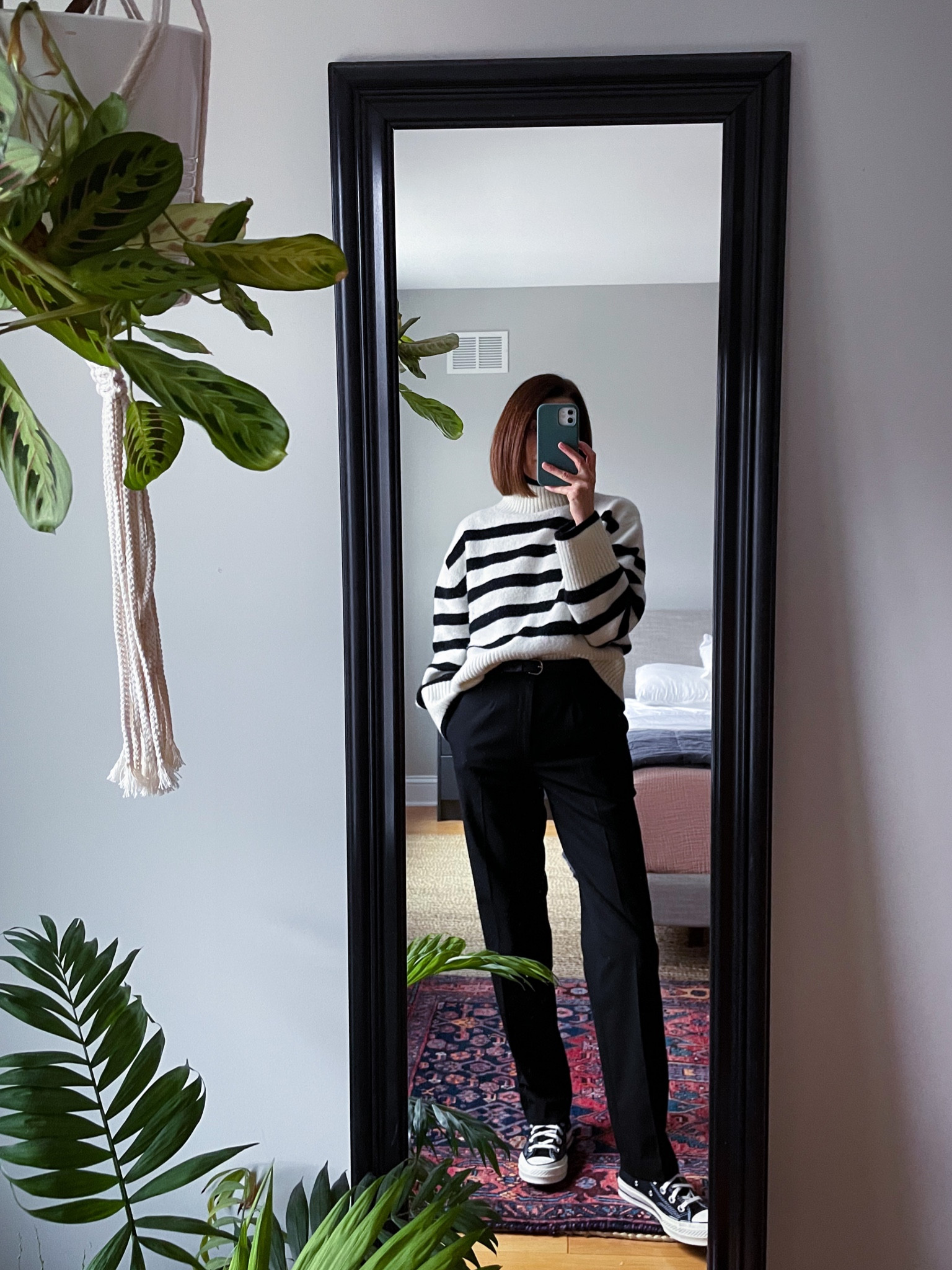 Trousers for short legs. 

•Uniqlo smart ankle pants (xs) 
•& Other Stories sweater
•Converse Chuck 70 Canvas (full size down)
•Madewell skinny belt (xs)

#LTKstyletip #LTKSeasonal #LTKunder50