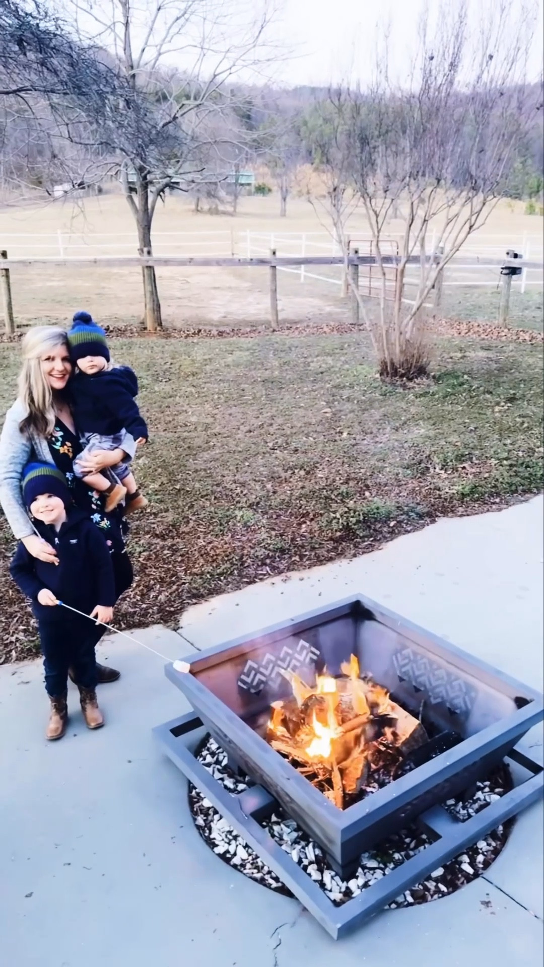 Our very first 🔥 b o n f i r e   n i g h t 🪵 here on the farm 🚜 

#LTKmomlife #LTKHome #LTKKids