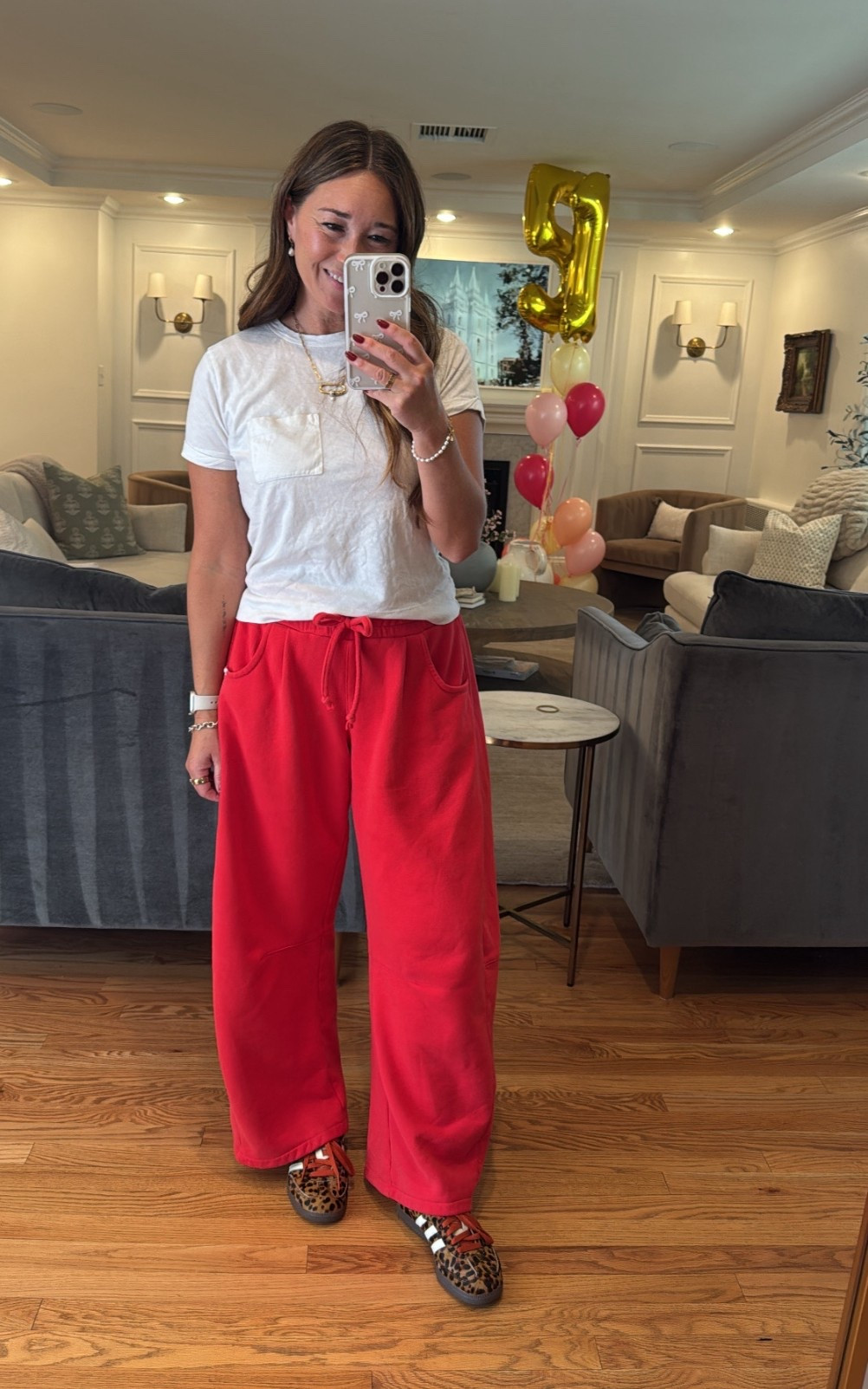 Softest barrel sweats & face new sneakers 

Wearing size small. 
Size down 1/2 size in shoes 



#LTKShoeCrush #LTKOver40 #LTKFindsUnder100