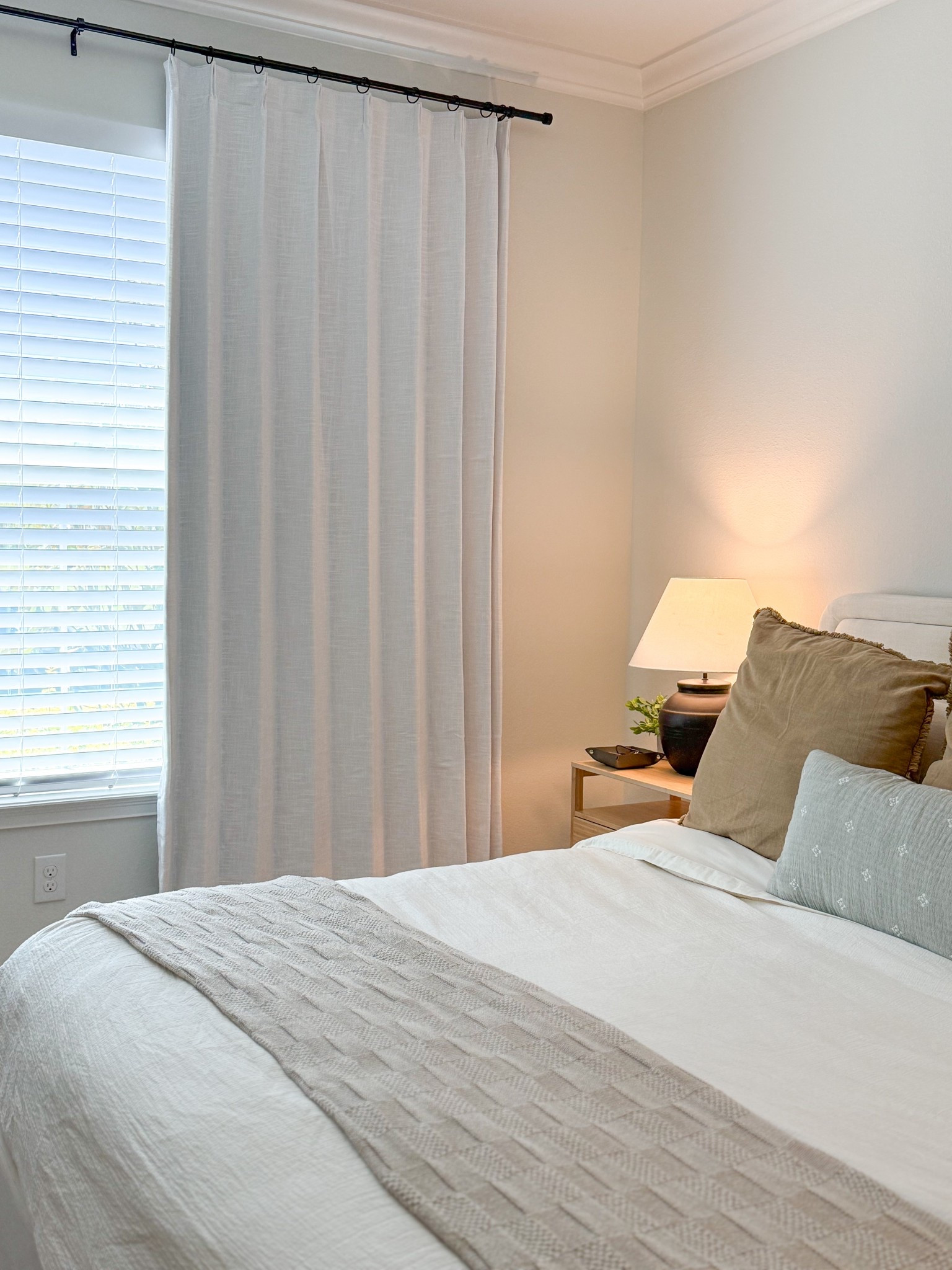 Custom curtains from Homerilla! Use code JEWH13 to save! 

#LTKHome