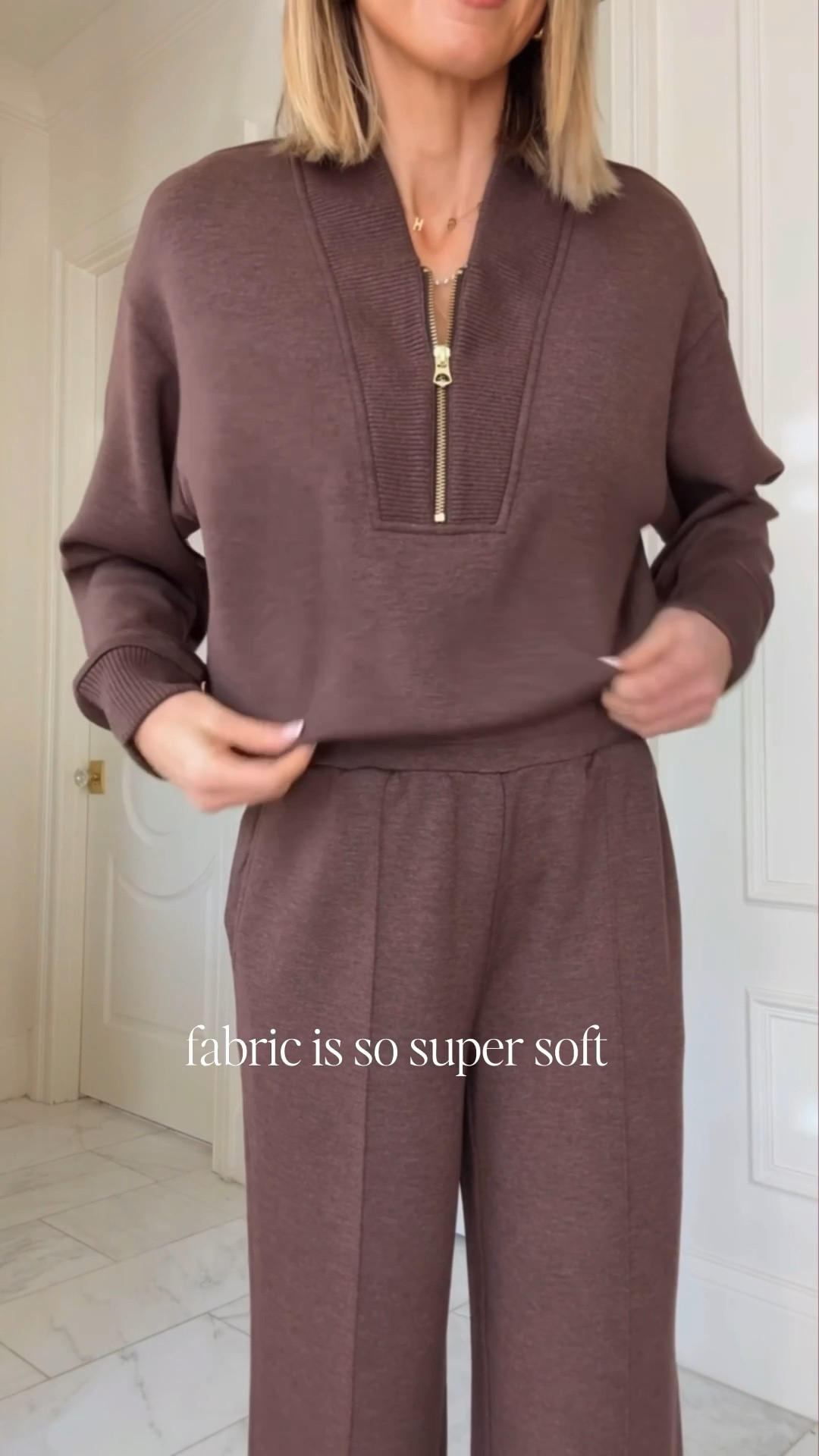 Matching g lunge set perfect for travel
Or the airport 

#LTKGiftGuide