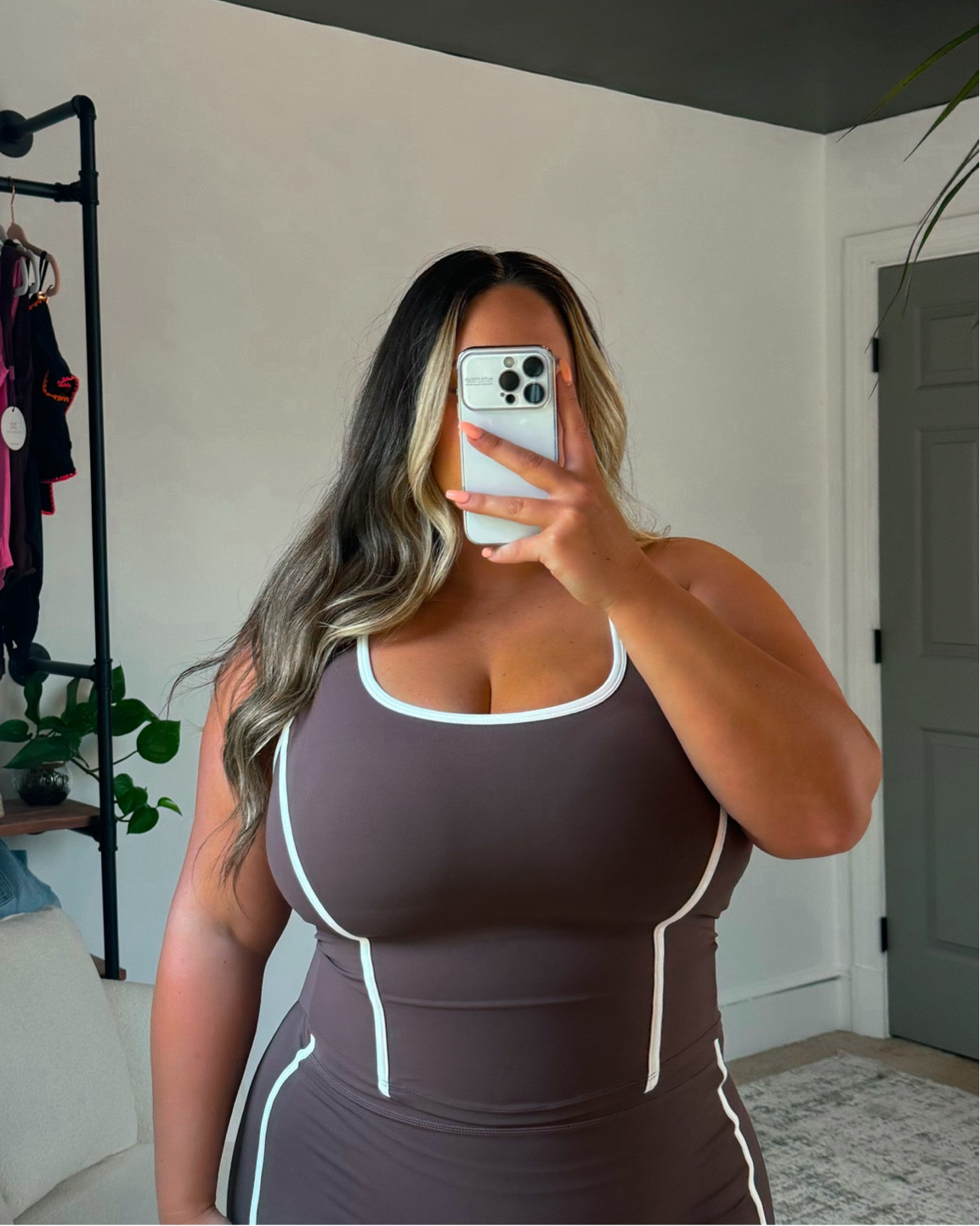 Top has built in shelf bra that is full bust friendly! 

38J shown in a size XL 

#fullbust #ltkcurves #matchingsets

#LTKMidsize #LTKFindsUnder50 #LTKFitness
