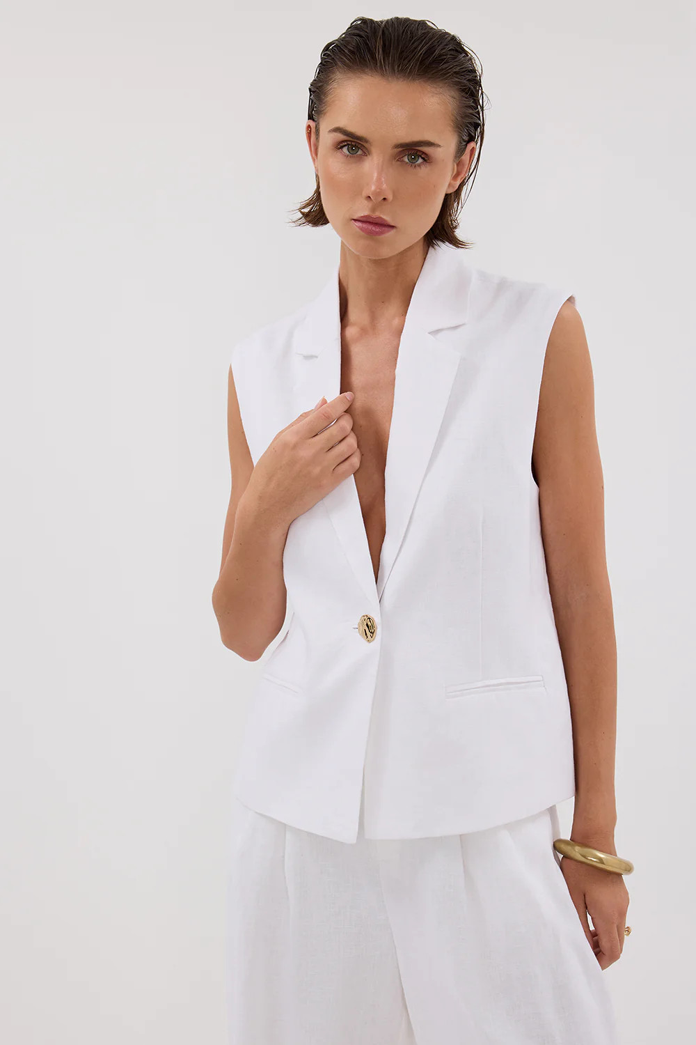 SELAH WHITE LINEN SLEEVELESS VEST | DISSH