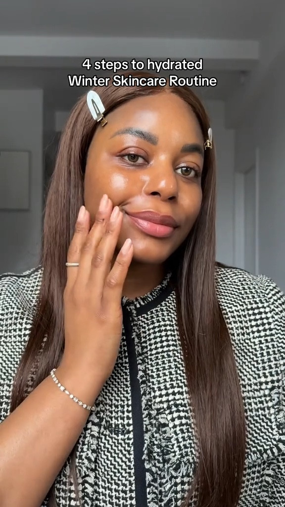 My quick and easy 4 step winter skincare routine for hydrated, glowing, healthy skin! Using the eighth day serum, Sunday Riley good genes, La mer soft cream, and Prada lip balm. Love these luxe skincare products for the ultimate winter hydration routine … For more links to new years eve outfit, cozy sets, chilco maxi skirt, red light mask, cheirosa 67 perfume mist, valentines day decor, vacation outfits beach, bounce fleece funnel neck tunic, follow me on LTK! ✨


#LTKmorningroutine #LTKBeauty #LTKgrwm