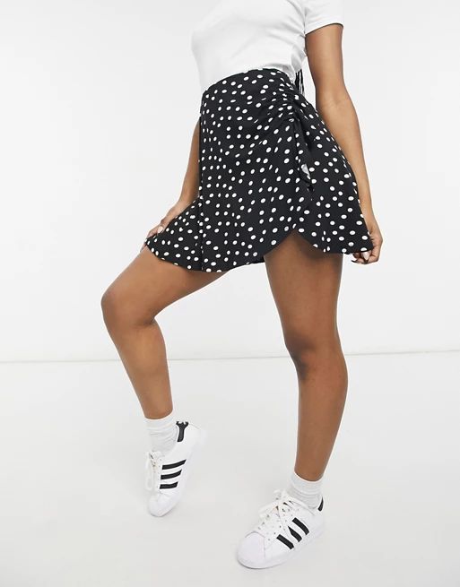 ASOS DESIGN mini skirt with ruched detail in mono polka dot  | ASOS | ASOS (Global)