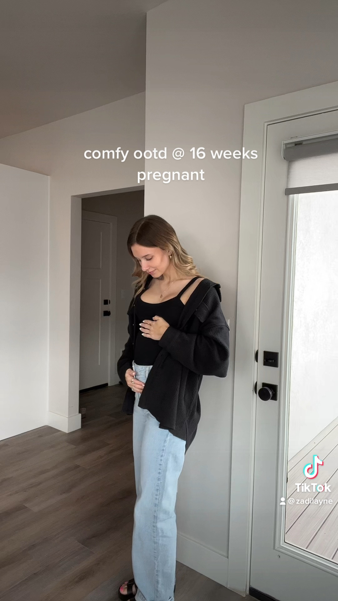 I couldn’t link the exact jeans bc they are from zara but I linked very similar ones!! I love an easy and basic outfit that is still comfy 💖 

#LTKunder50 #LTKunder100 #LTKstyletip