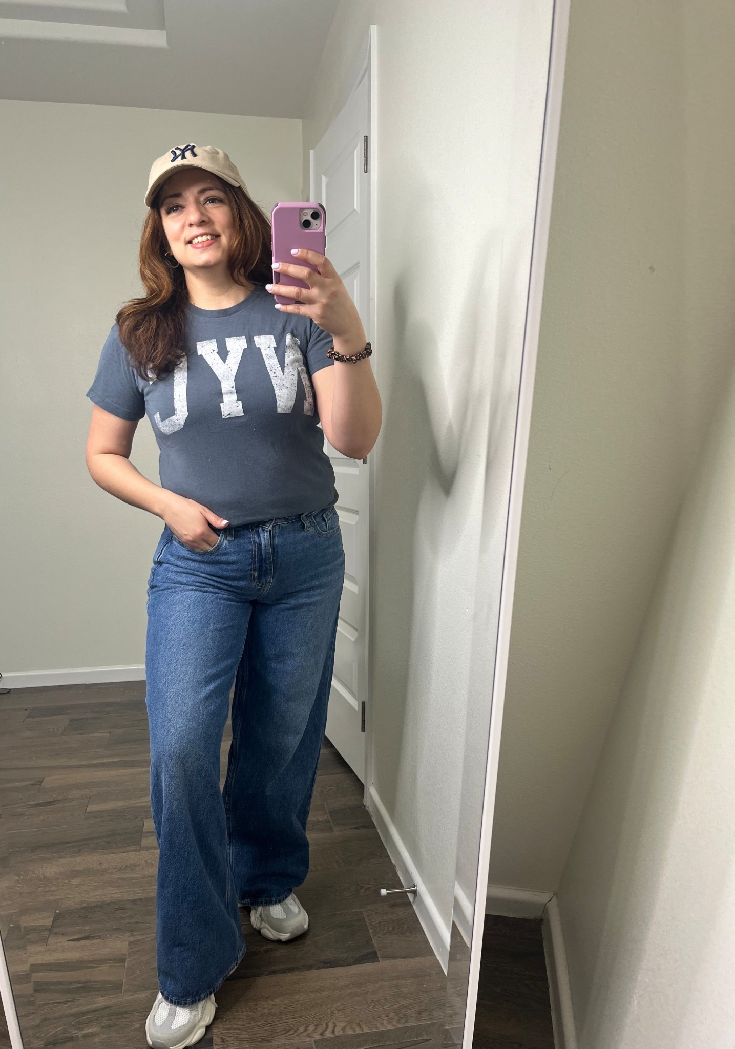 Happy Sunday lovelies! Who else didn’t want to leave the house today because it was rainy and cold, but I relaxed all day yesterday had to run my errands today, Although chunky tenni shoes , graphic tee and raincoat come in handy for rainy day look!! 
Click link in bio to shop//btw shop to see what cute top I found at tjmaxx

Outfit of the day//graphic T-shirt /rainy day look//chunky tenni shoes::