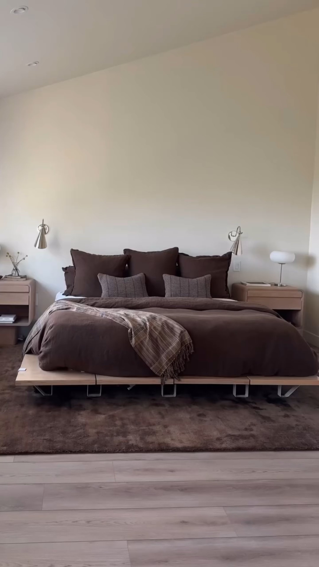 bedroom bliss 🛏️🤎 @luluandgeorgia