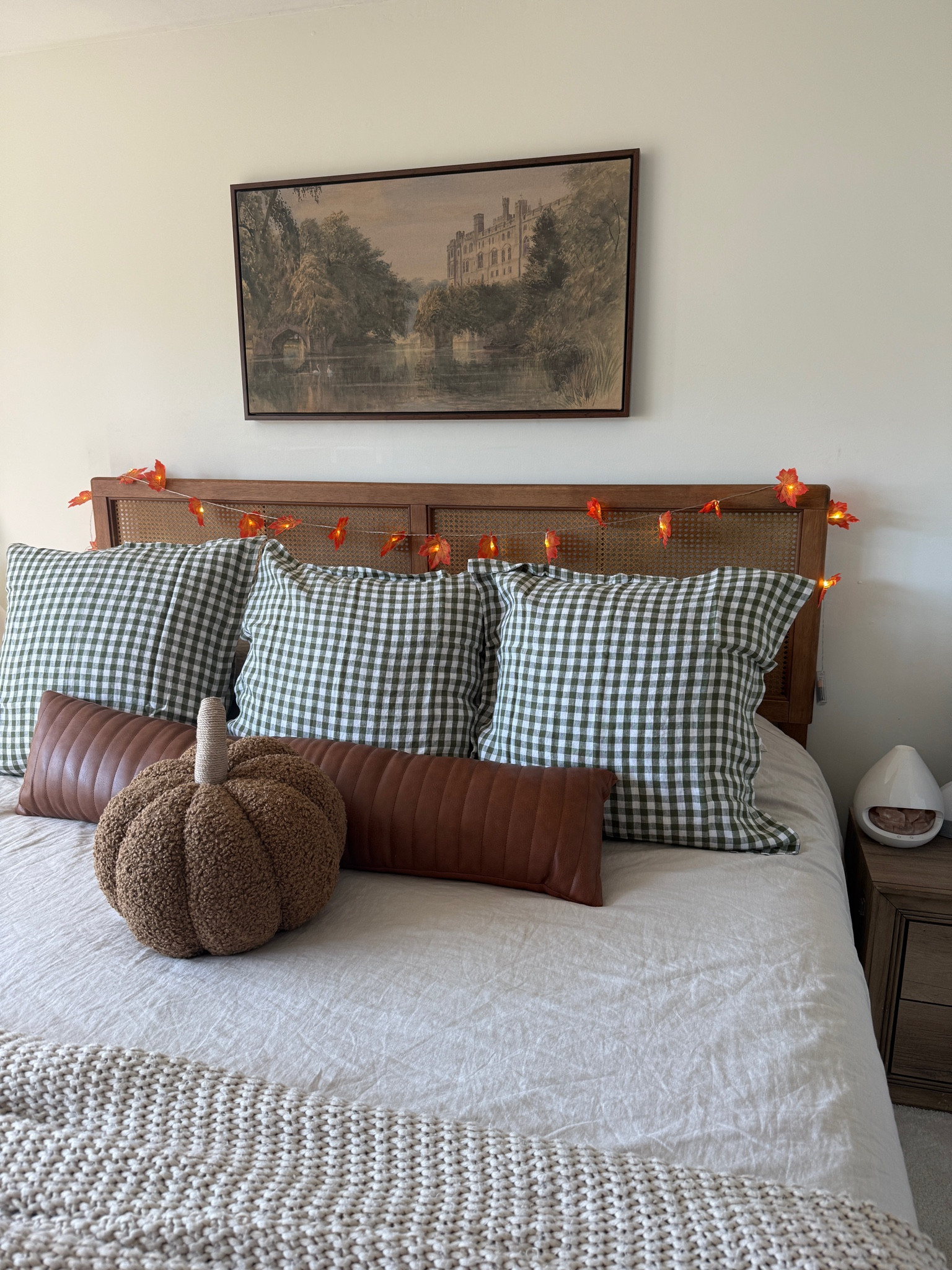 Fall bed🎃🪄

#LTKSeasonal #LTKStyleTip #LTKHome