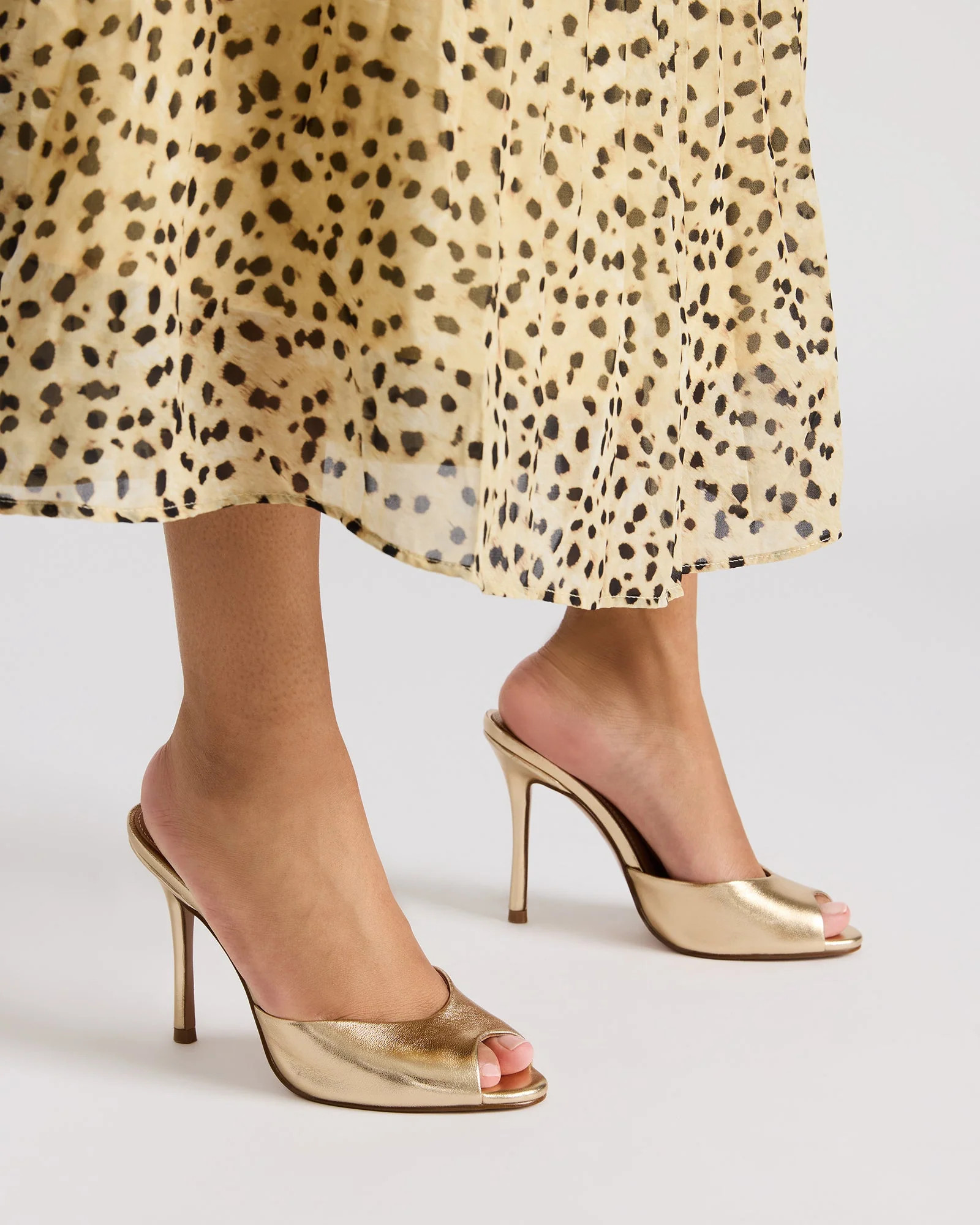 PRIYA Gold Leather Women's Mule | Steve Madden (US)