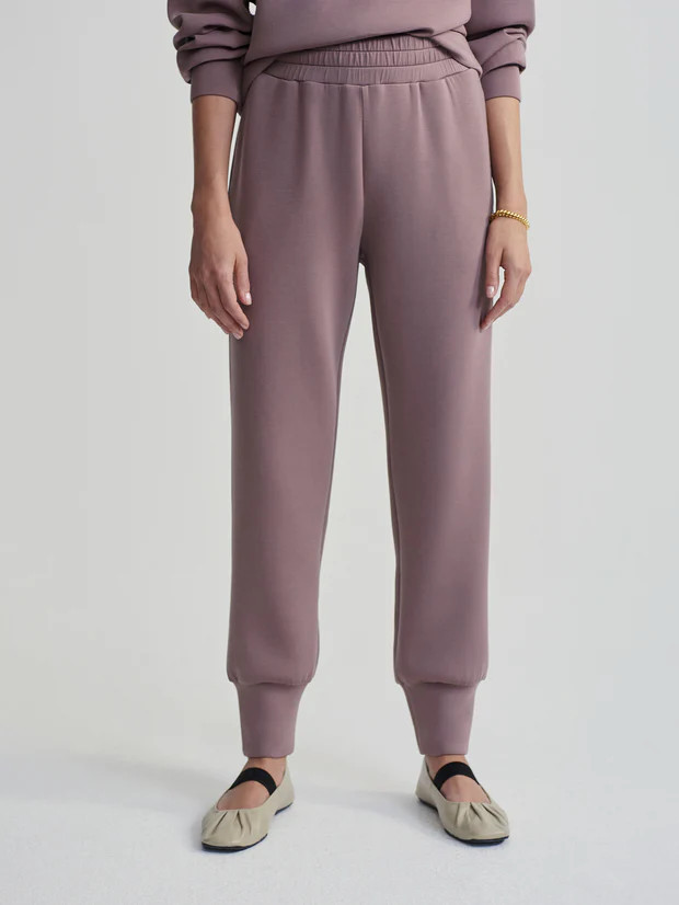 The Slim Cuff Pant 27.5"152 ReviewsUpgrade your everyday look with the Slim Cuff Pant 27.5", craf... | Varley US
