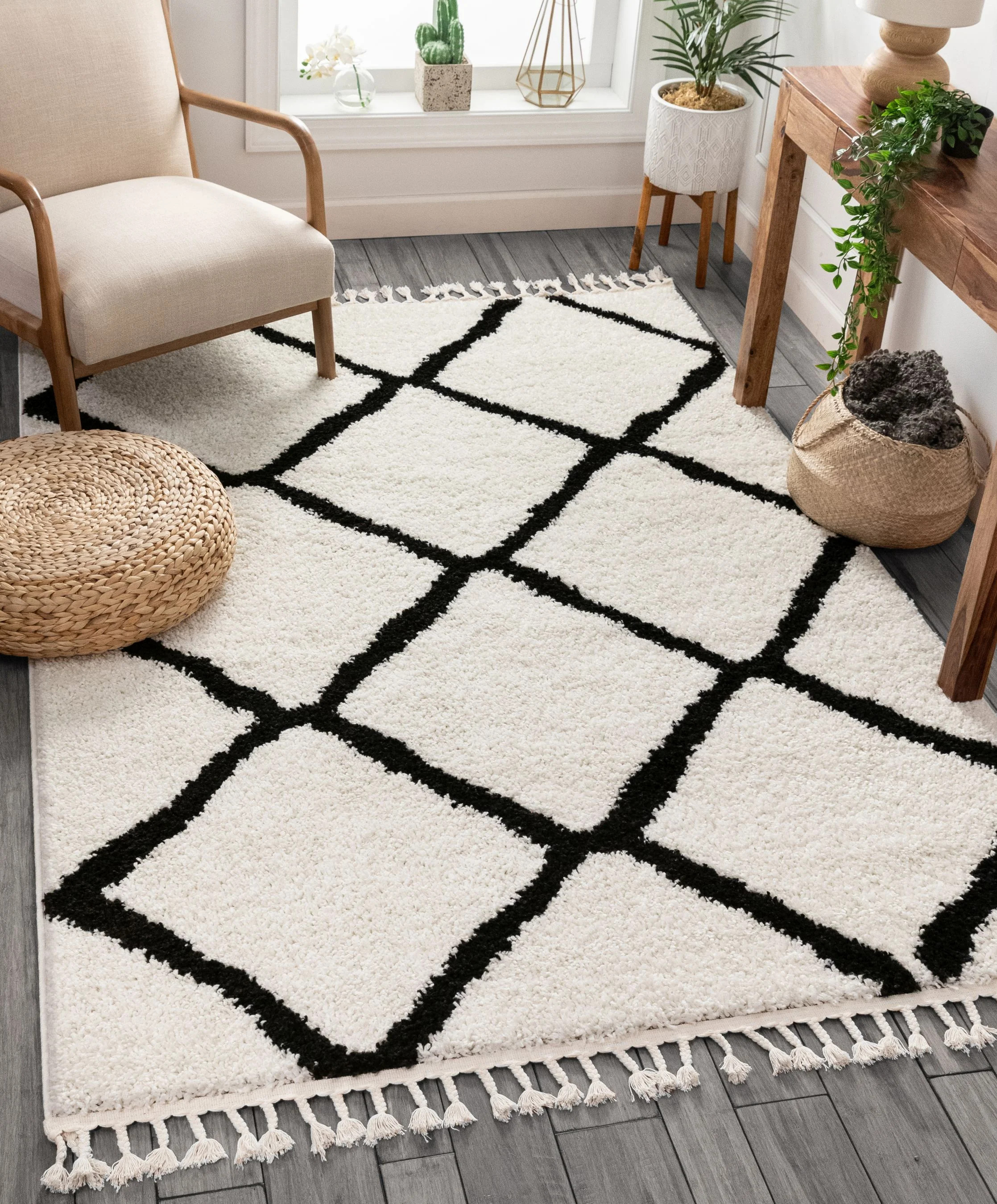 Well Woven Celina Black Moroccan Shag Diamond Trellis Pattern Area Rug 5x7 (5'3" x 7'3") - Walmar... | Walmart (US)