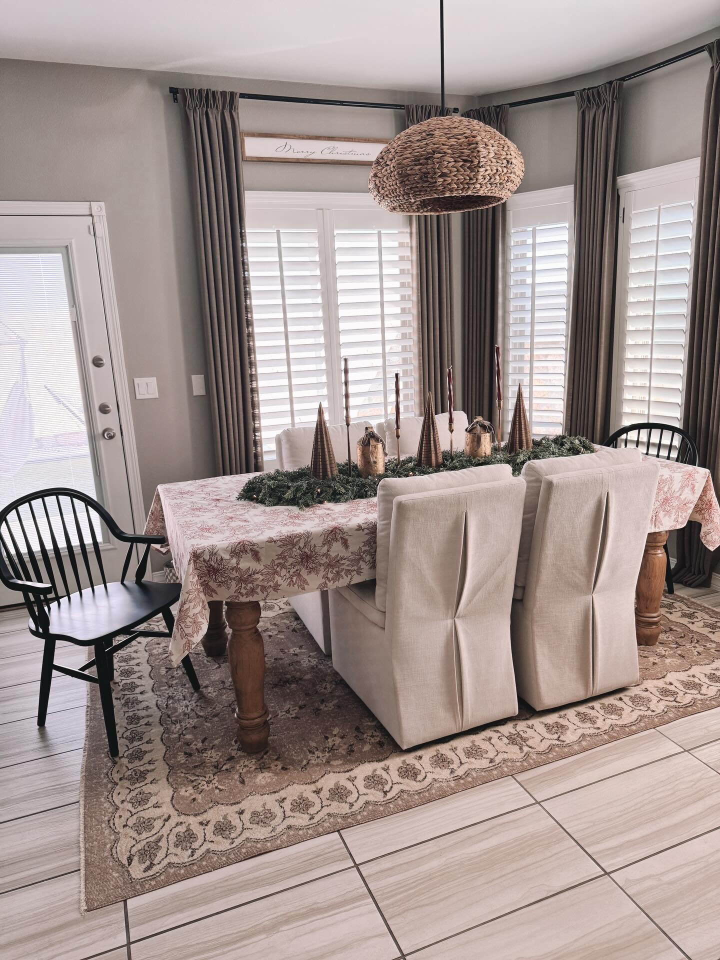 These vintage rugs from @revival are my absolute favorites! You know I love one of a kind. They just add so much warmth and character to a space! @revival is currently having their BFCM sale now thru 12/1 it’s the perfect time to refresh your rugs for the holidays or new year. The also have the best washable rugs too! Check out the link in stories and bio!

#revival #revivalpartner #rugs