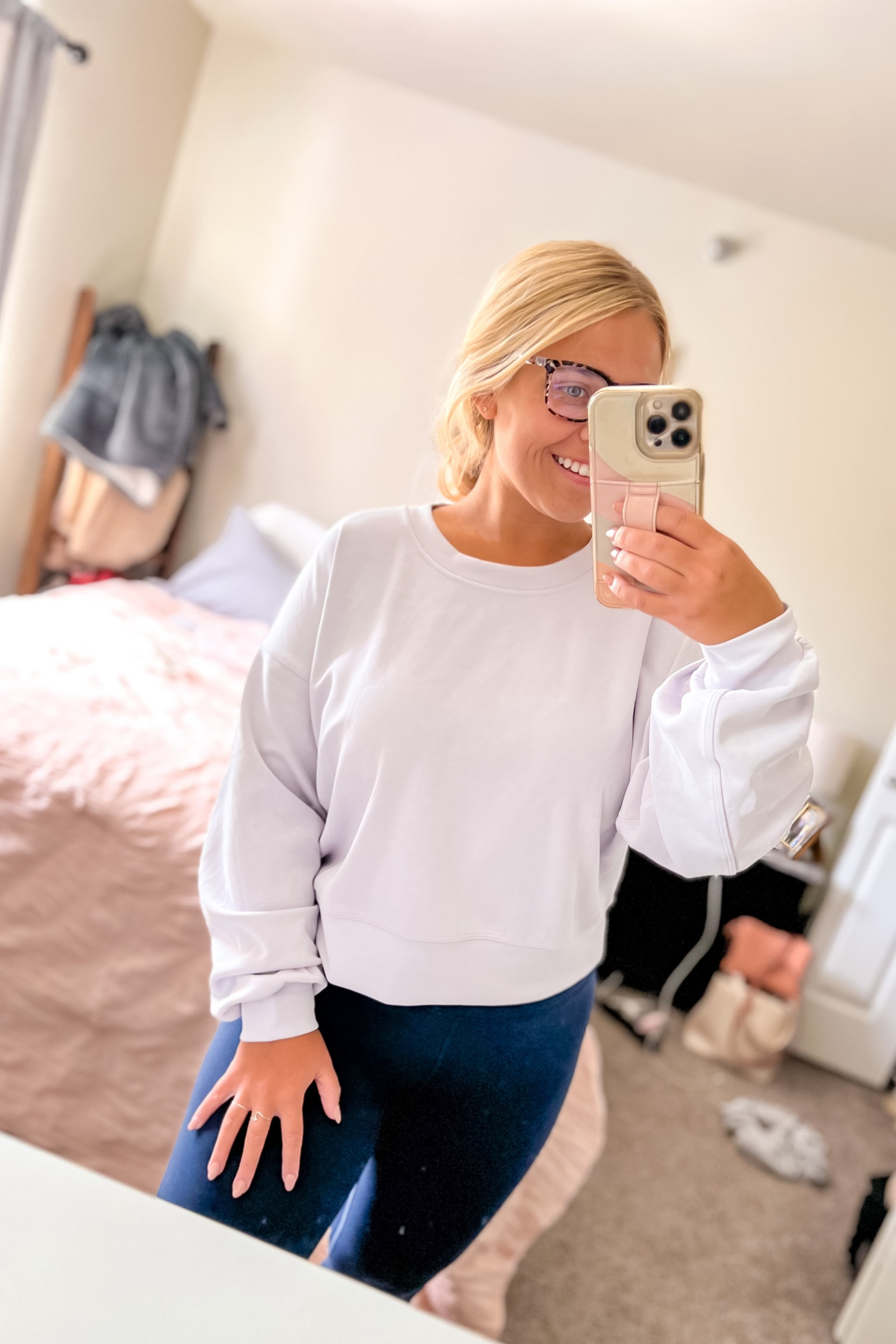 Lululemon oversized crop crew

#LTKunder50 #LTKstyletip