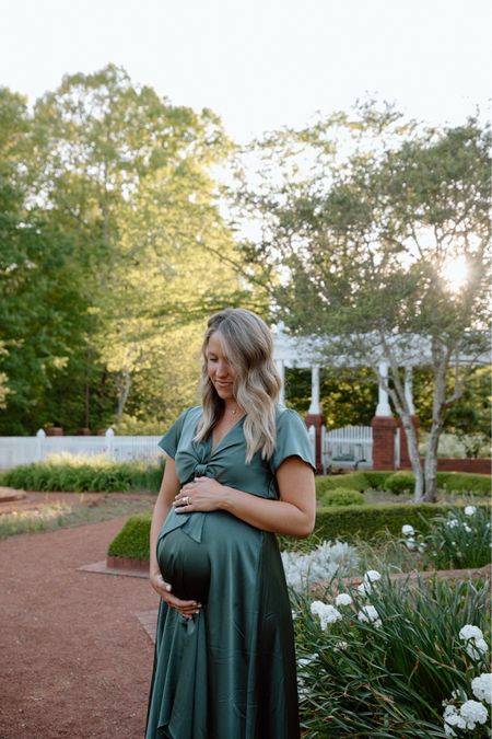 The cutest and most comfortable dress for maternity pictures! Bump friendly and true to pre-pregnancy size! Perk that it’s on sale! 

#LTKbump #LTKfindsunder50 #LTKstyletip