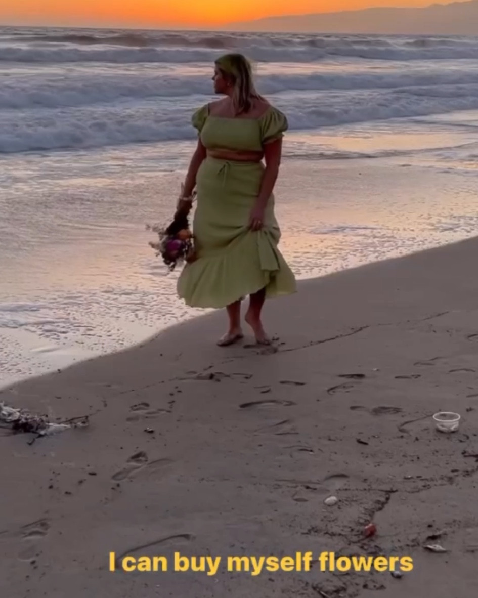 Reminder to buy yourself flowers 💐 

Two piece set | spring fashion | beach outfit 

#LTKstyletip #LTKcurves #LTKSeasonal