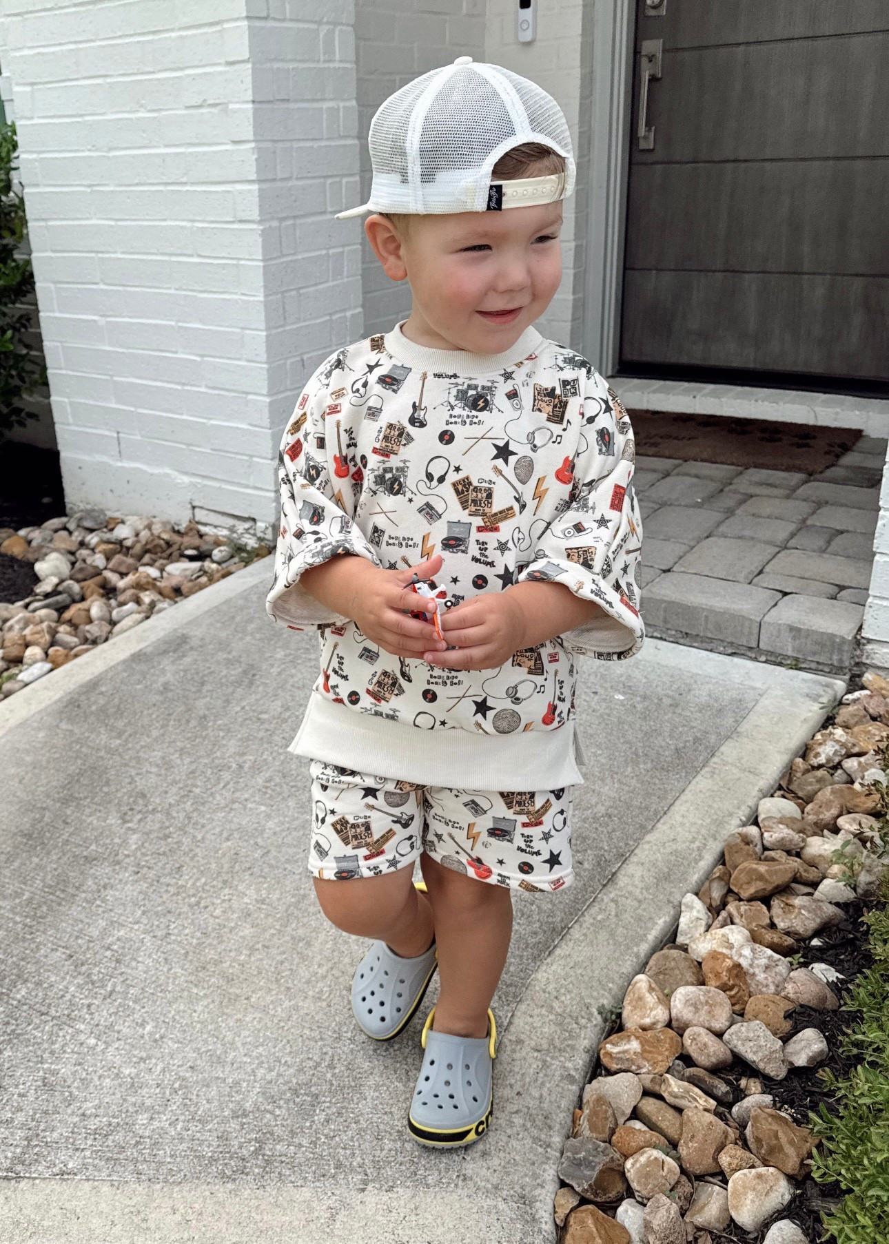 Cutest Little Rock n roll set!🎸💿🎧🎵🌟

Toddler boy style, toddler fashion, toddler outfit, summer style, summer kids fashion

#LTKBaby #LTKSummerEdit #LTKKids