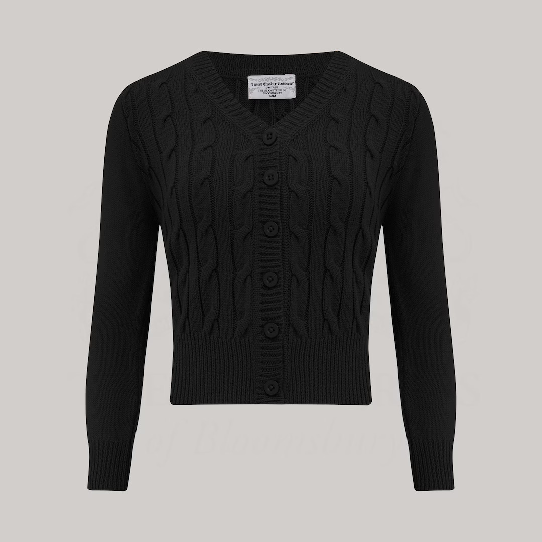 Cardigan mit Zopfmuster in Schwarz von The Seastress of Bloomsbury Authentischer 40er Jahre Stil ... | Etsy (US)