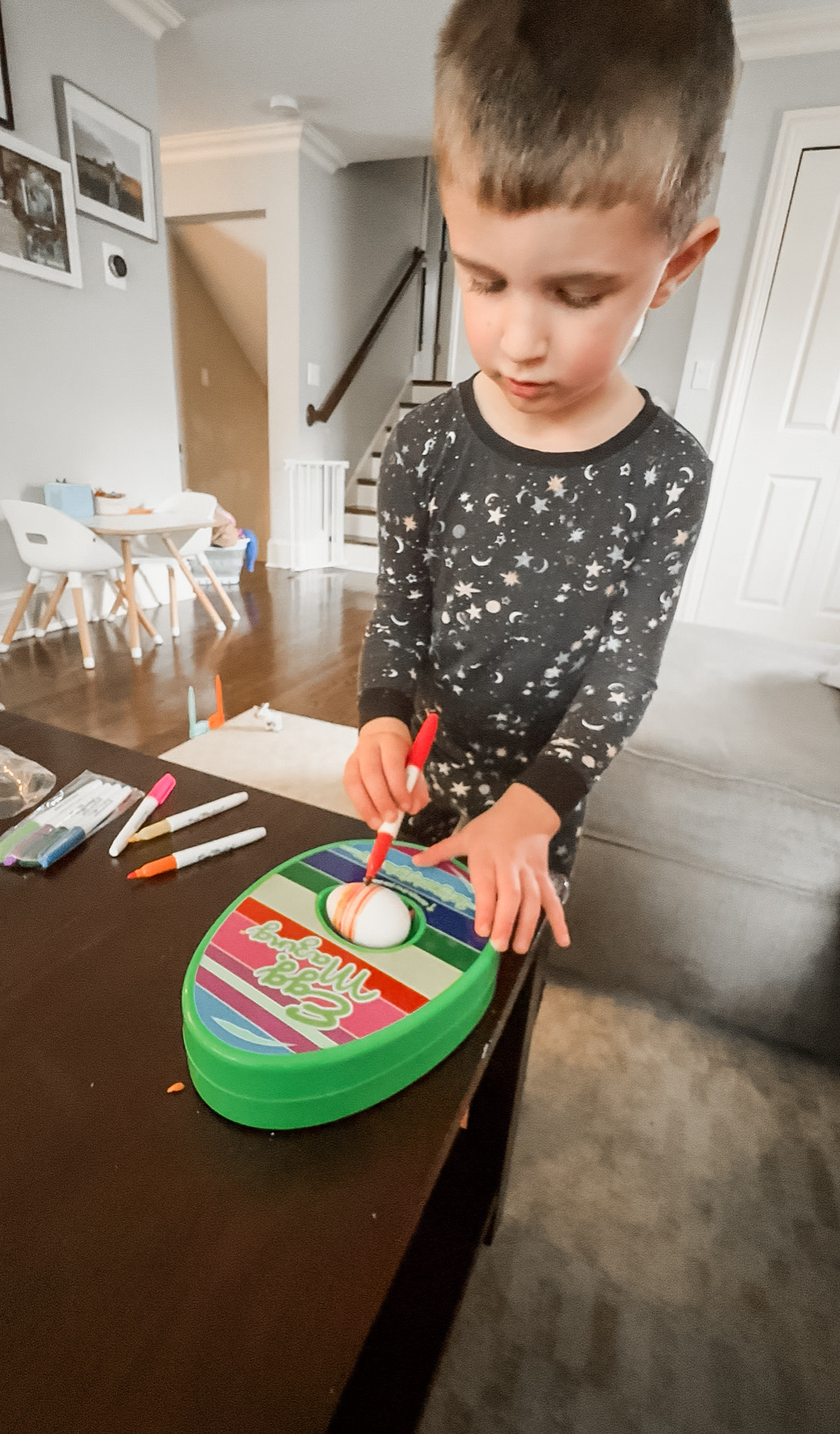 Easter egg decorating / Easter craft

#LTKKids #LTKSeasonal