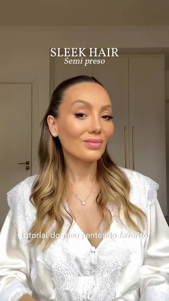 {Sleek hair semi preso} Um dos meus penteados favoritos do momento. Toda vez que uso recebo elogios, e muitos directs perguntando como faço. Agora, um tutorial no feed pra você ❤️ Comenta aqui se gostou, e se vai usar também?! 

 #LTKbrasil
