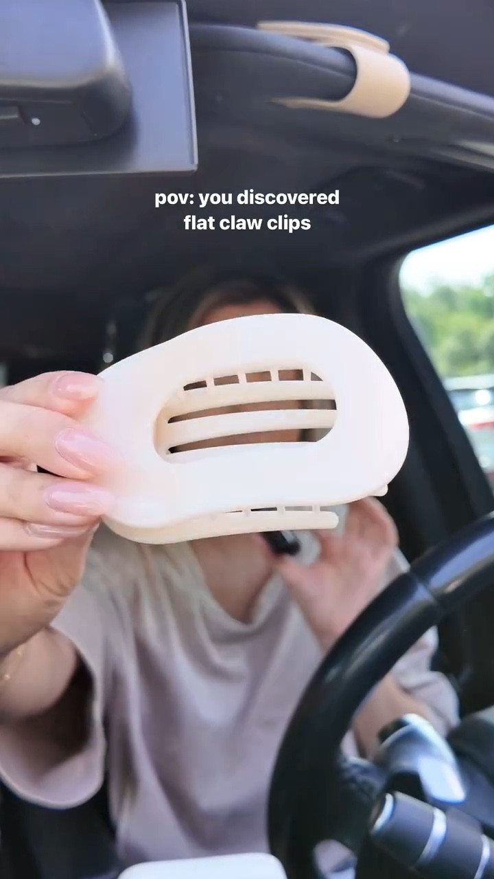 the viral teleties flat hair clips have me in a chokehold 🤯 easy messy buns claw clips
•
•
•
•

amazon beauty favorites | amazon hair must haves | messy bun | claw clip hairstyles | messy hair styles | flat claw clips hairstyle | easy summer hairstyles | amazon finds

#LTKSummerSales #LTKBeauty #LTKFindsUnder50