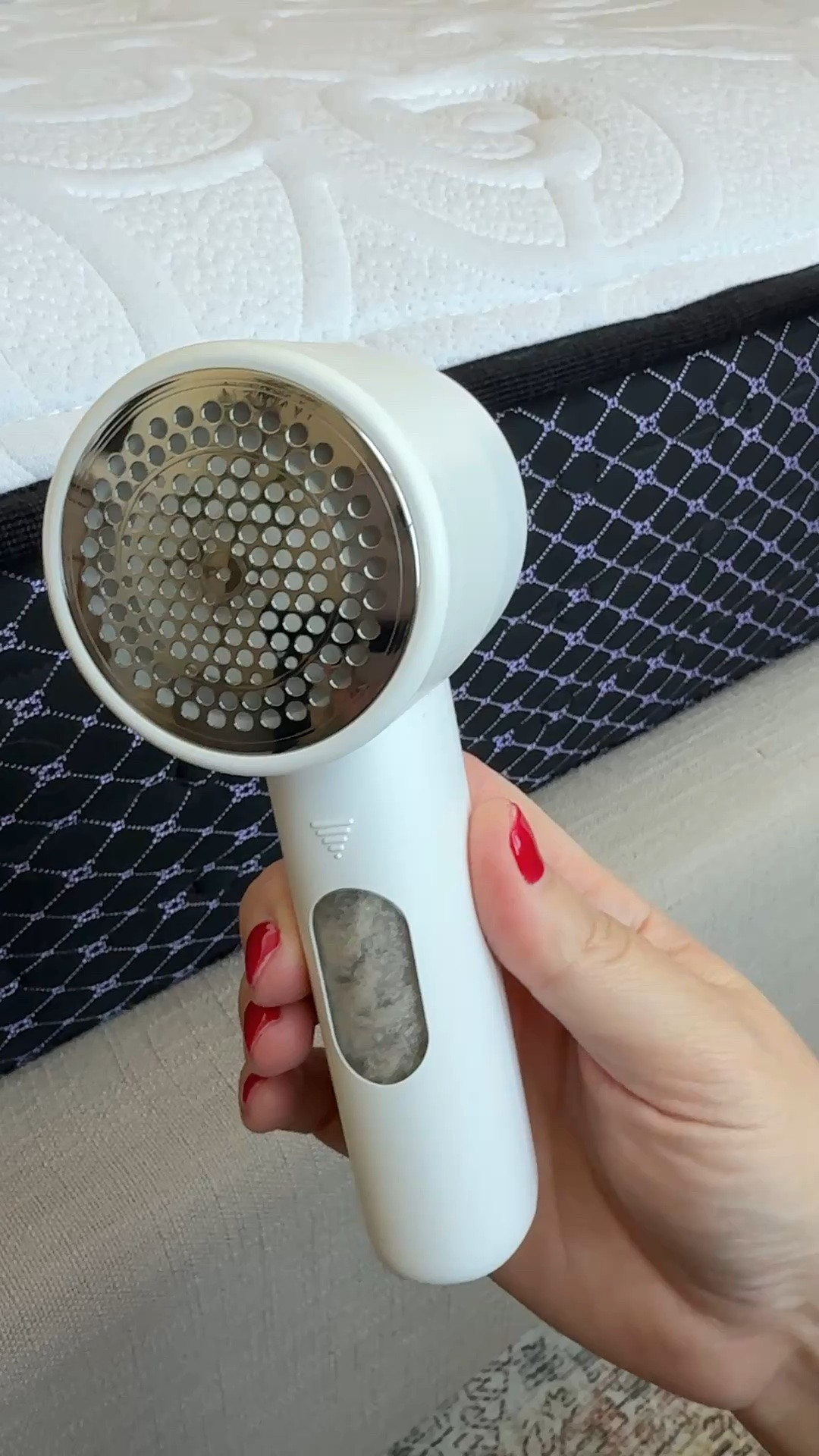 This lint remover works like magic. 
It is definitely a life saver. Everyone definitely needs one.

#LTKHome #LTKTravel