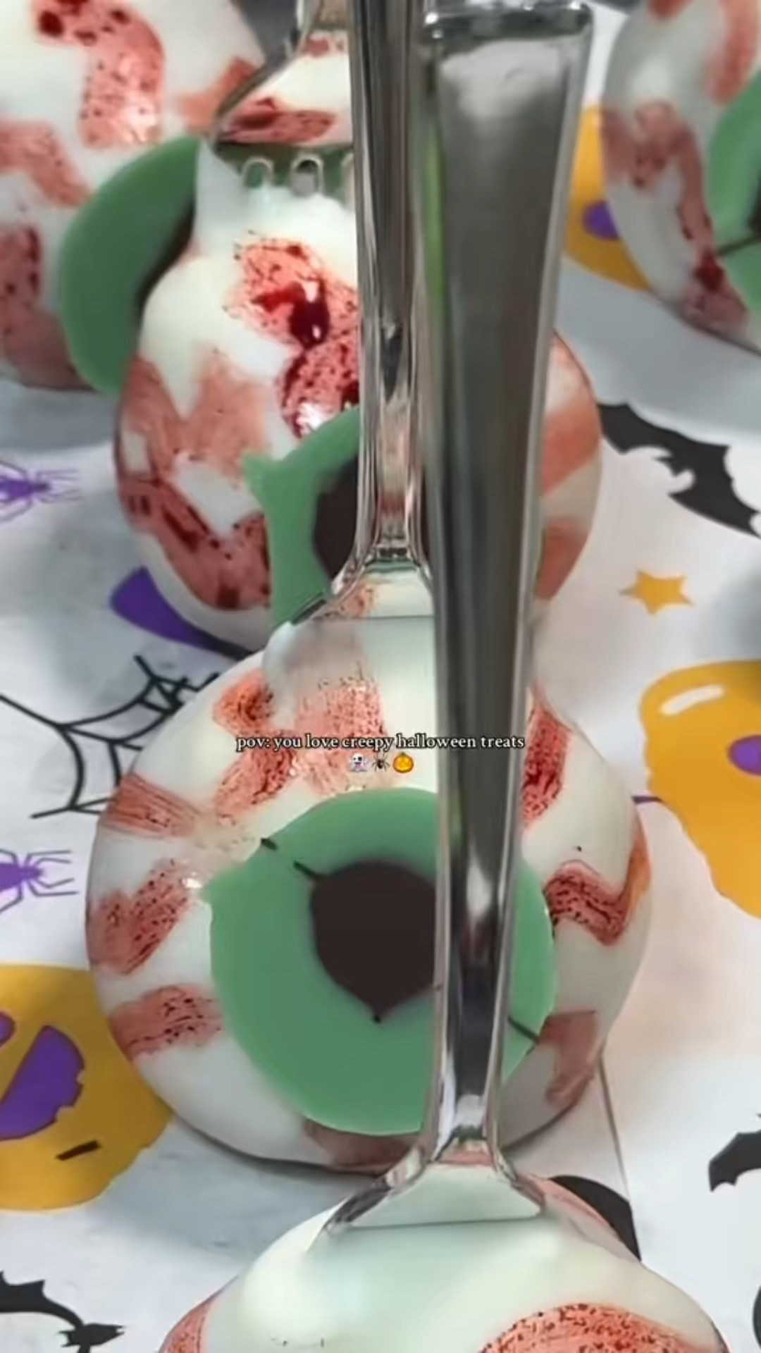 I make this little dessert every year and it always such a spooky hit👻
.
#HalloweenTreats #serecreate #falldesserts #cakepops 

#LTKHoliday #LTKSeasonal #LTKHalloween